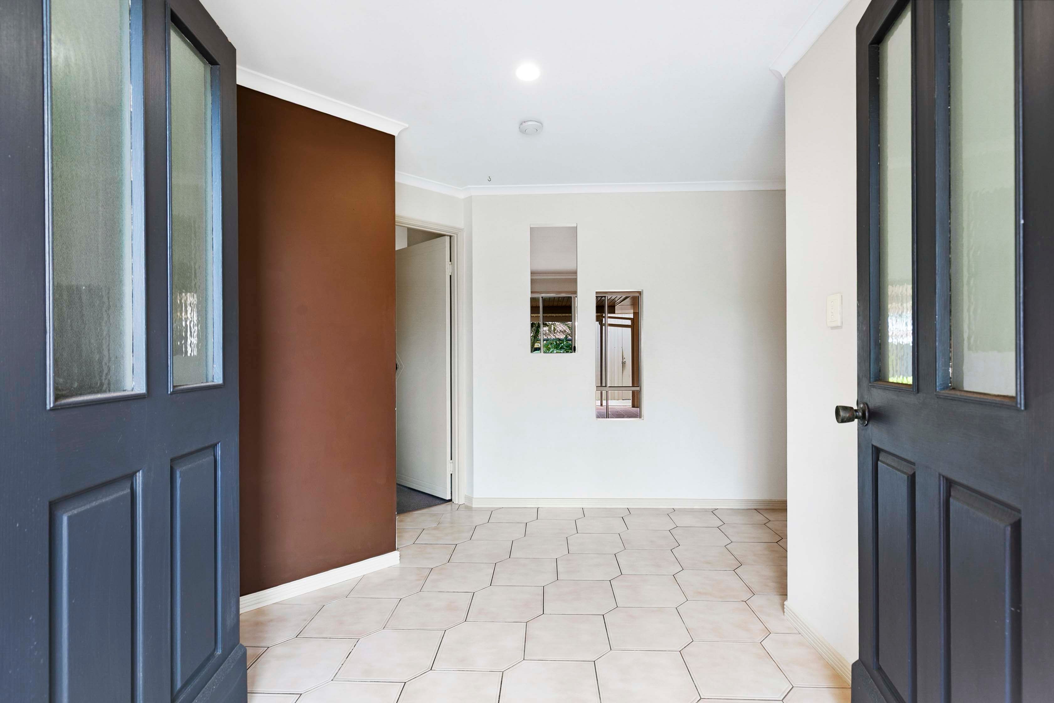 52 Bowerbird Avenue, Eli Waters, QLD 4655