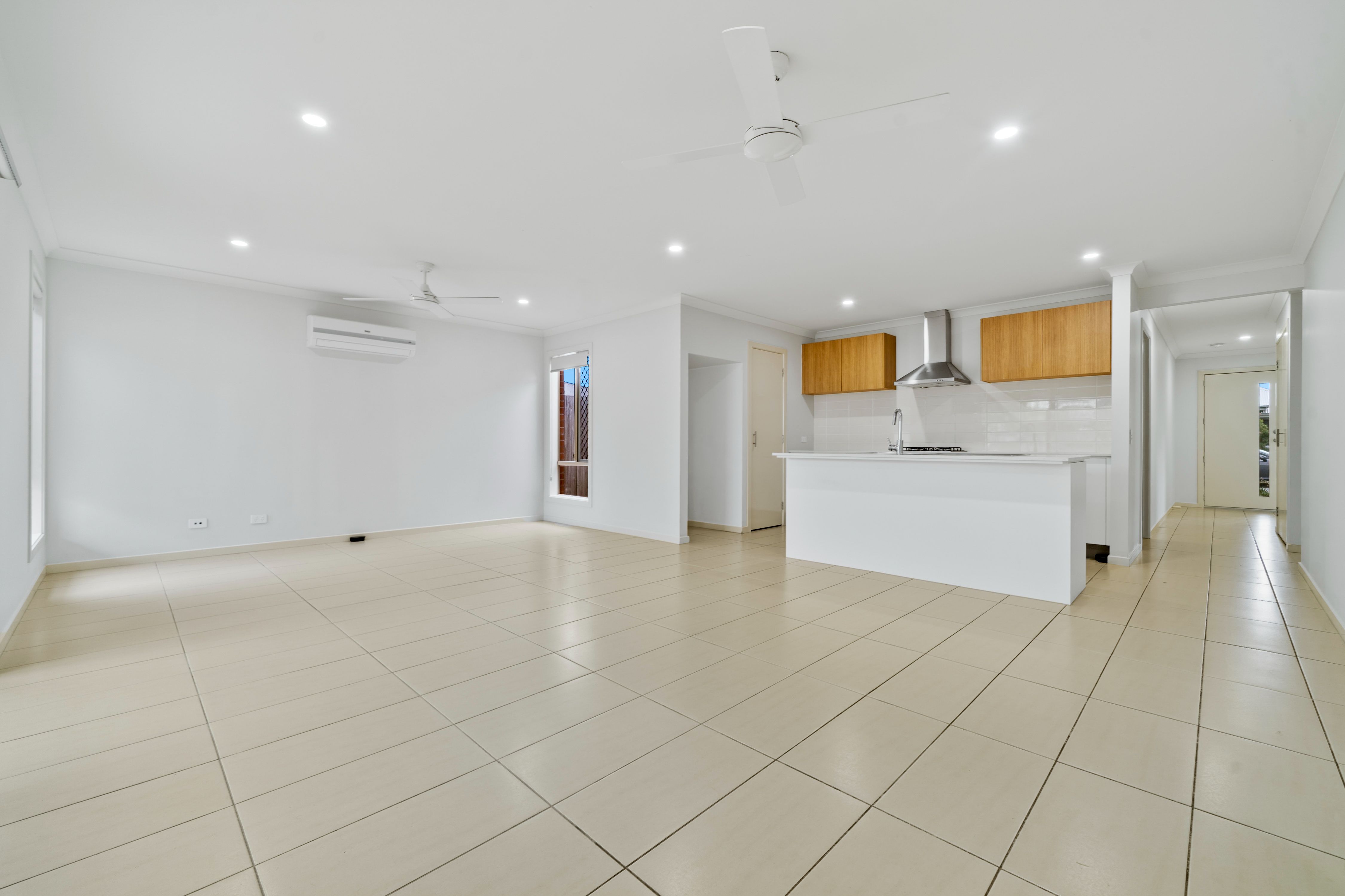 47 Dubai Circuit, SPRING MOUNTAIN, QLD 4300