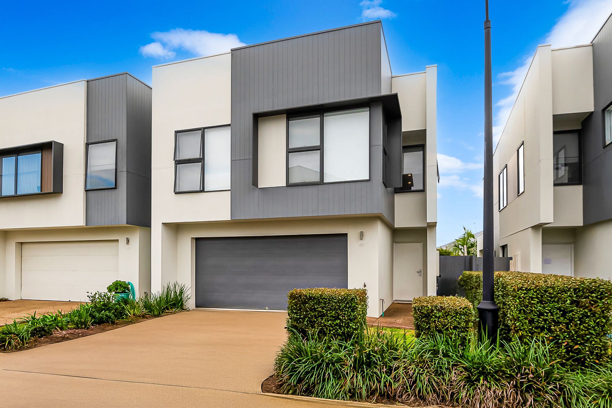 10 Vale Avenue, Arundel QLD 4214