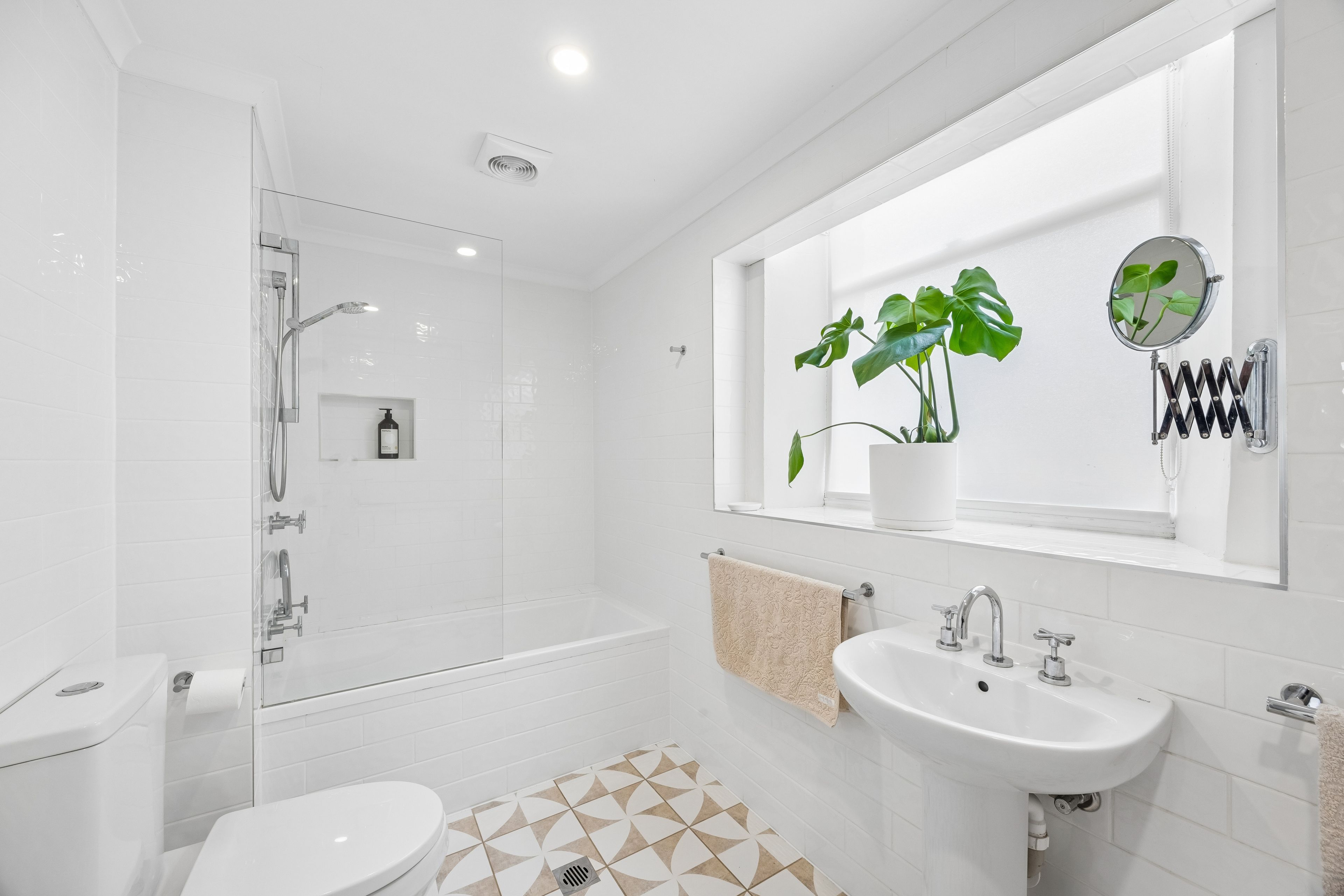 49 Lockhart Street — photo 9 of 26