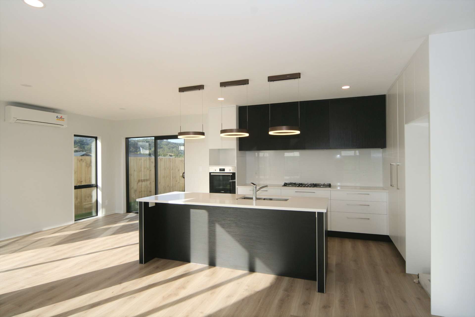 18 Len Ireland Drive photo 1