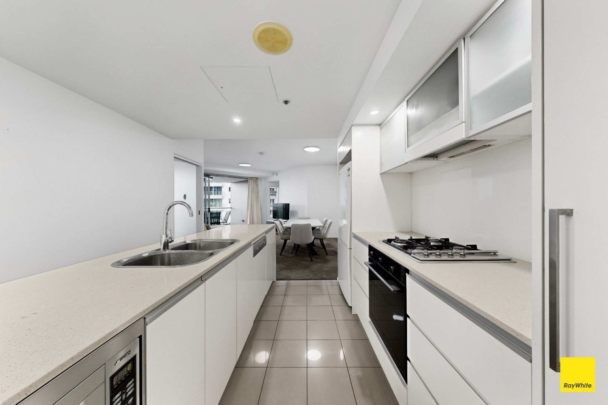 62/30 Macrossan Street — photo 4 of 15