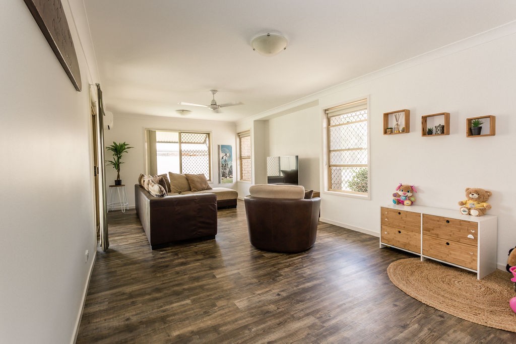 2 Vanessa Place, Emerald, QLD 4720