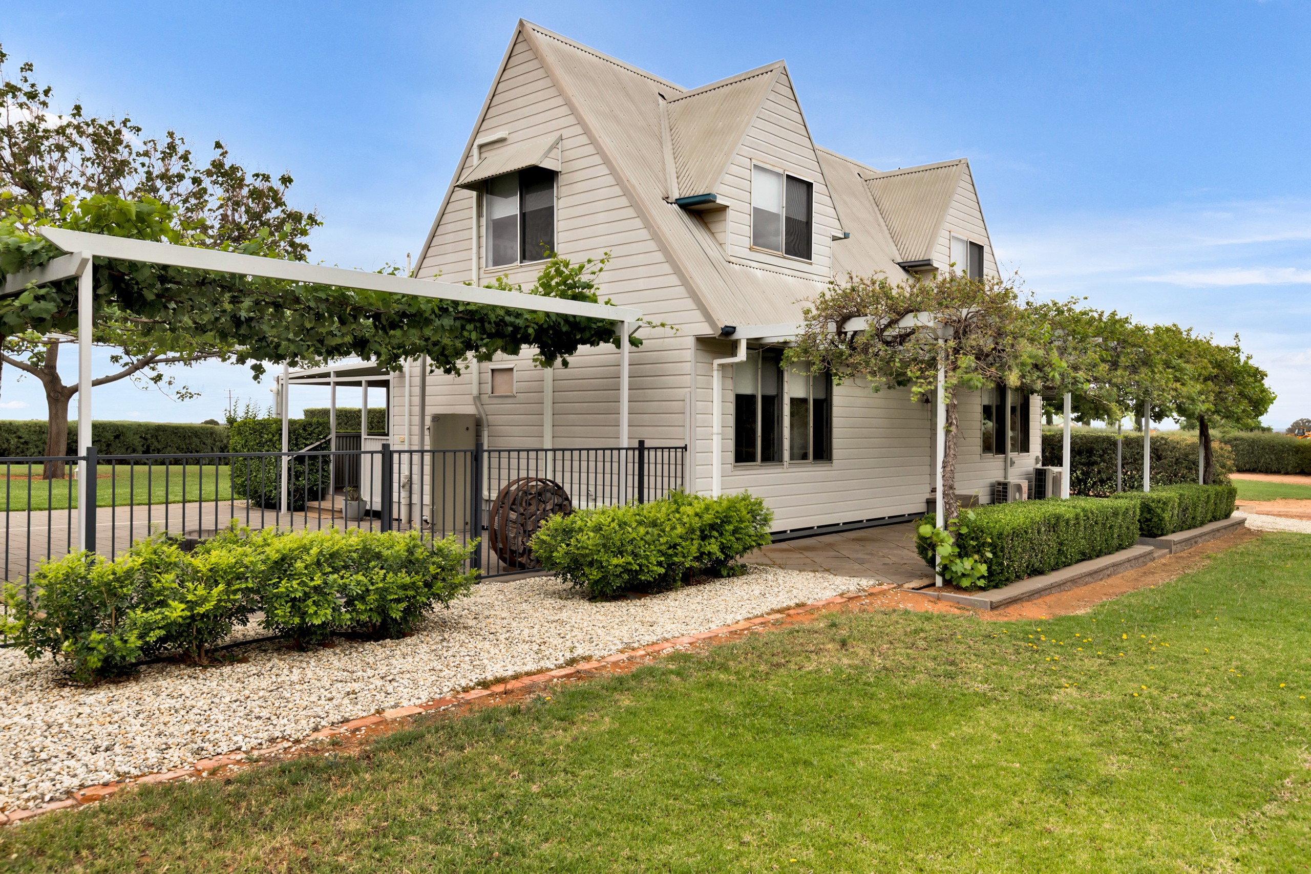 57 Pitman Avenue, Buronga, NSW 2739