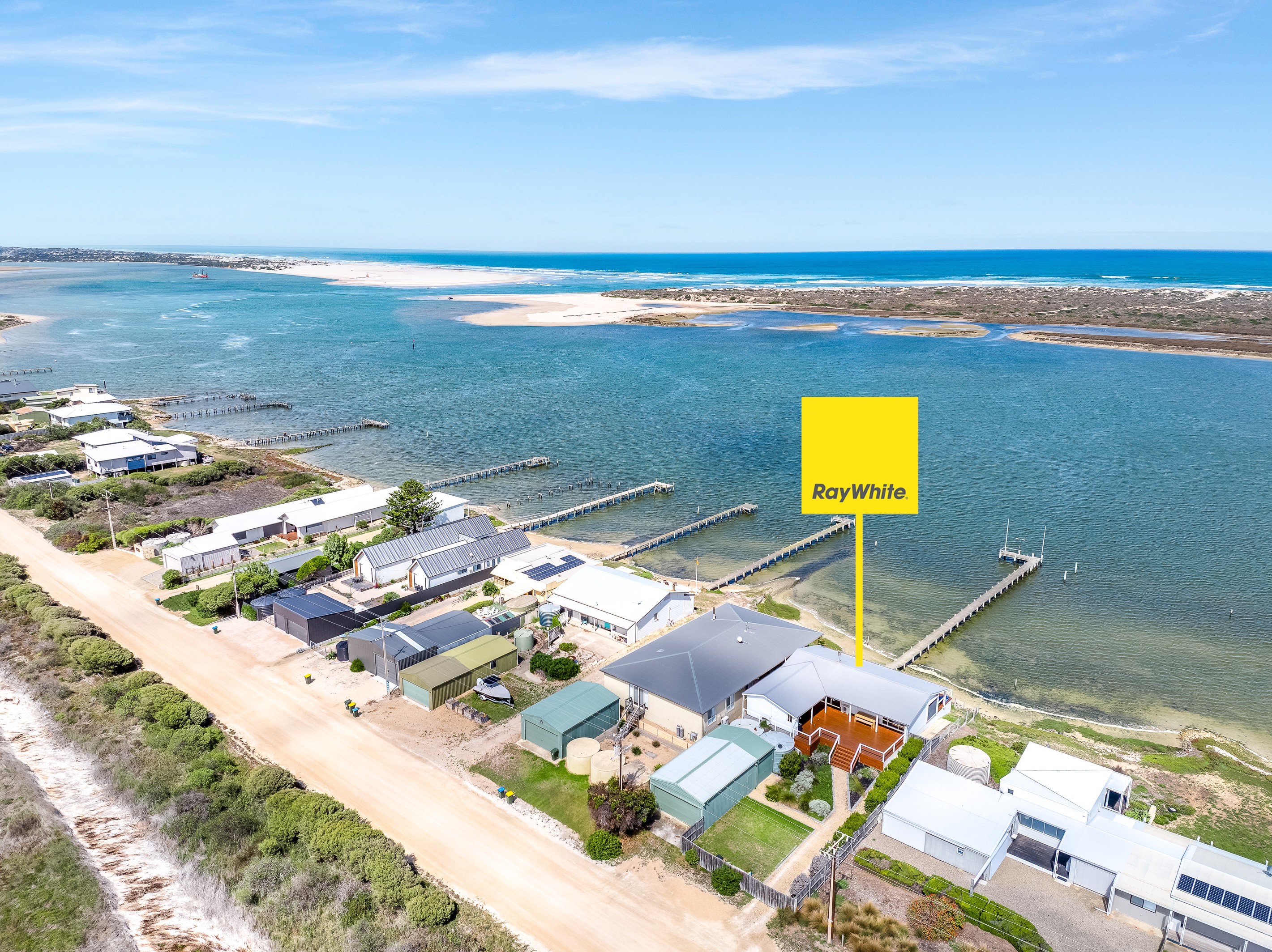 35 GOOLWA CHANNEL Drive, Hindmarsh Island, SA 5214