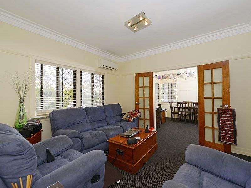 37 Stanley Road, Camp Hill, QLD 4152