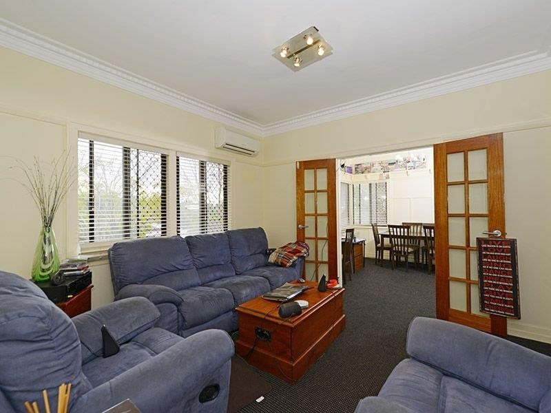 37 Stanley Road, Camp Hill, QLD 4152