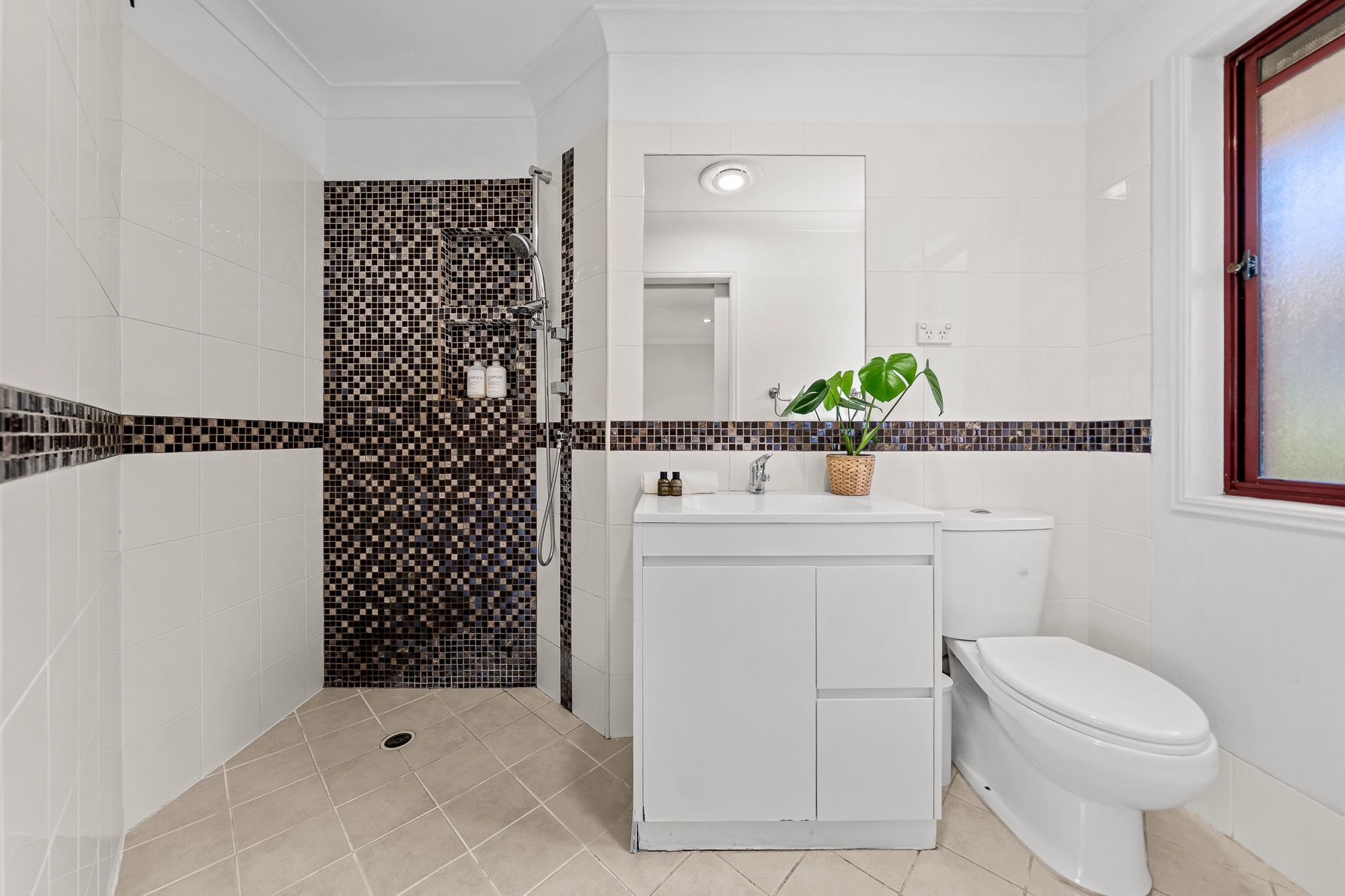 3/30 Lindeman Place — photo 12 of 21