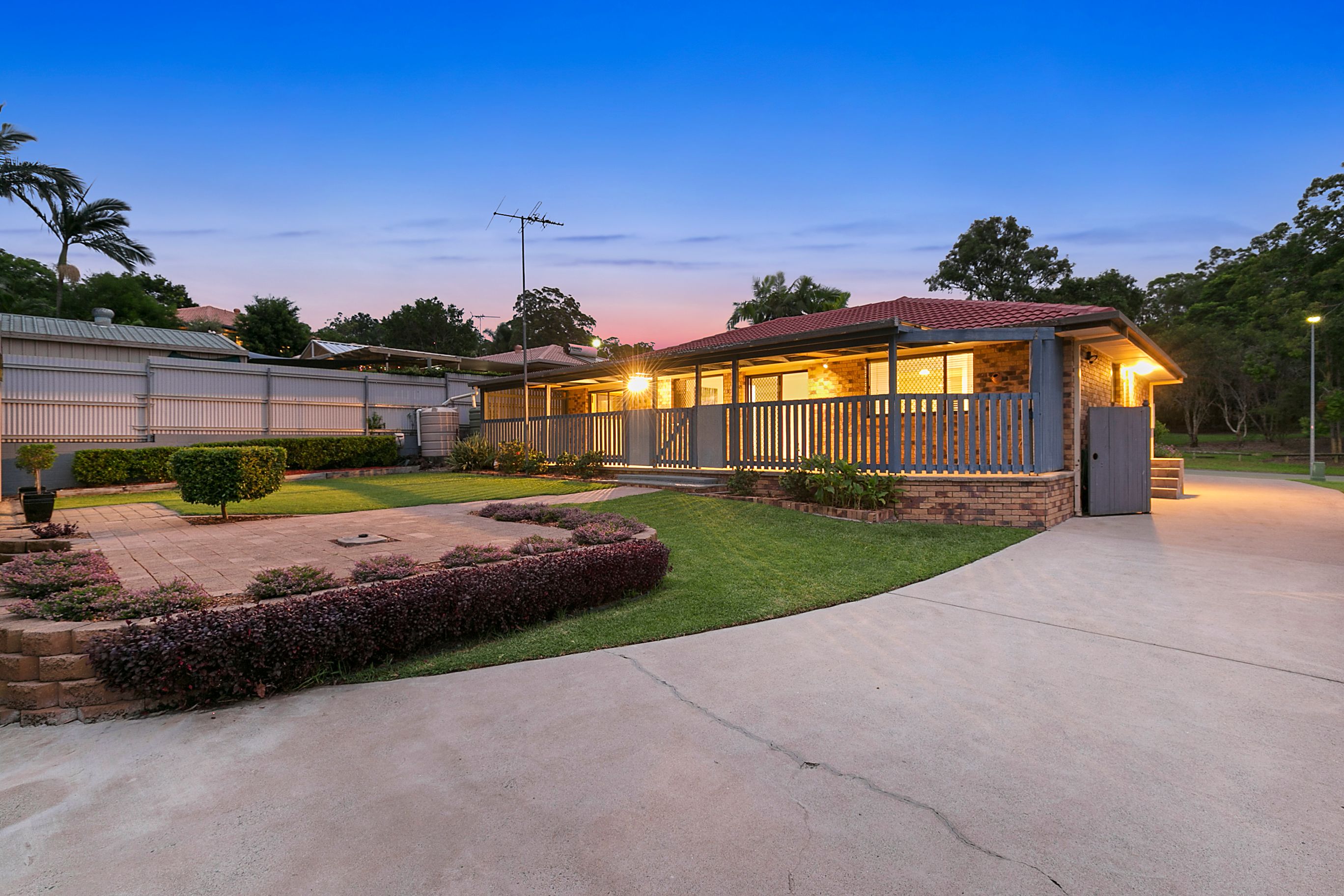 2 Chatsworth Circuit, Capalaba QLD 4157