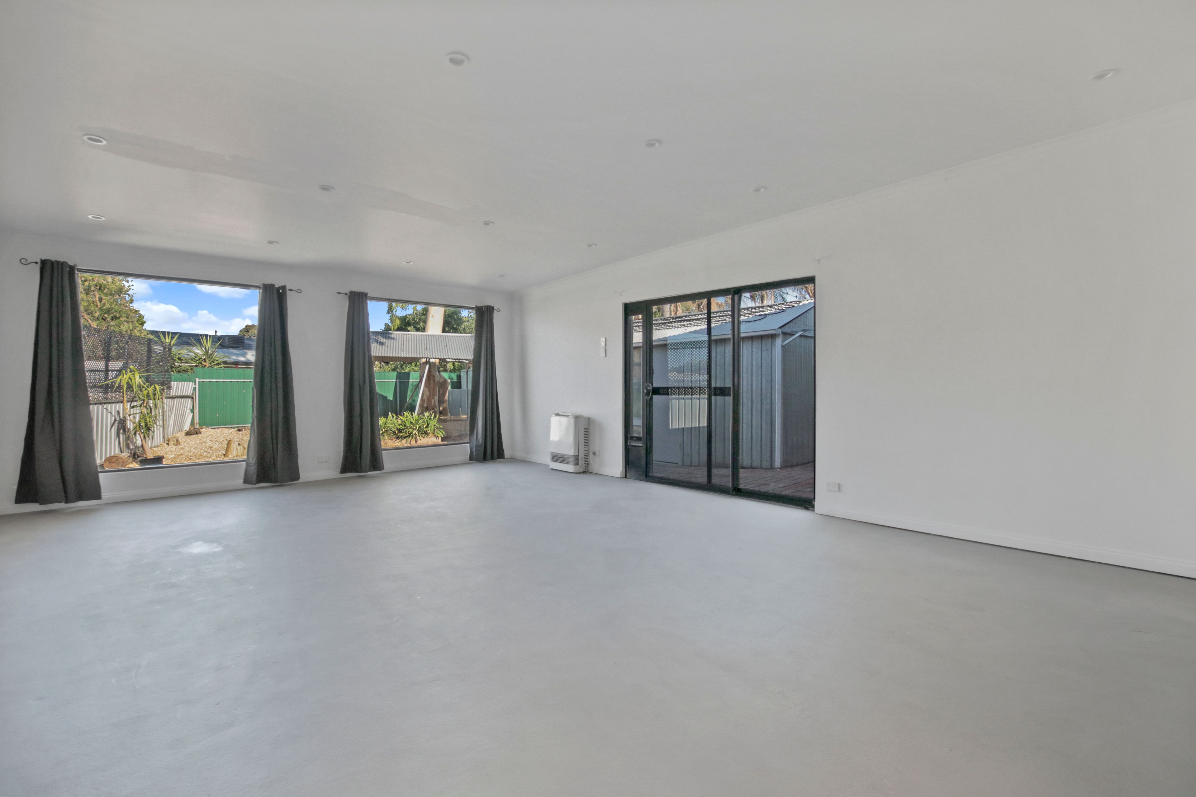 8 Canberra Crescent, Valley View, SA 5093