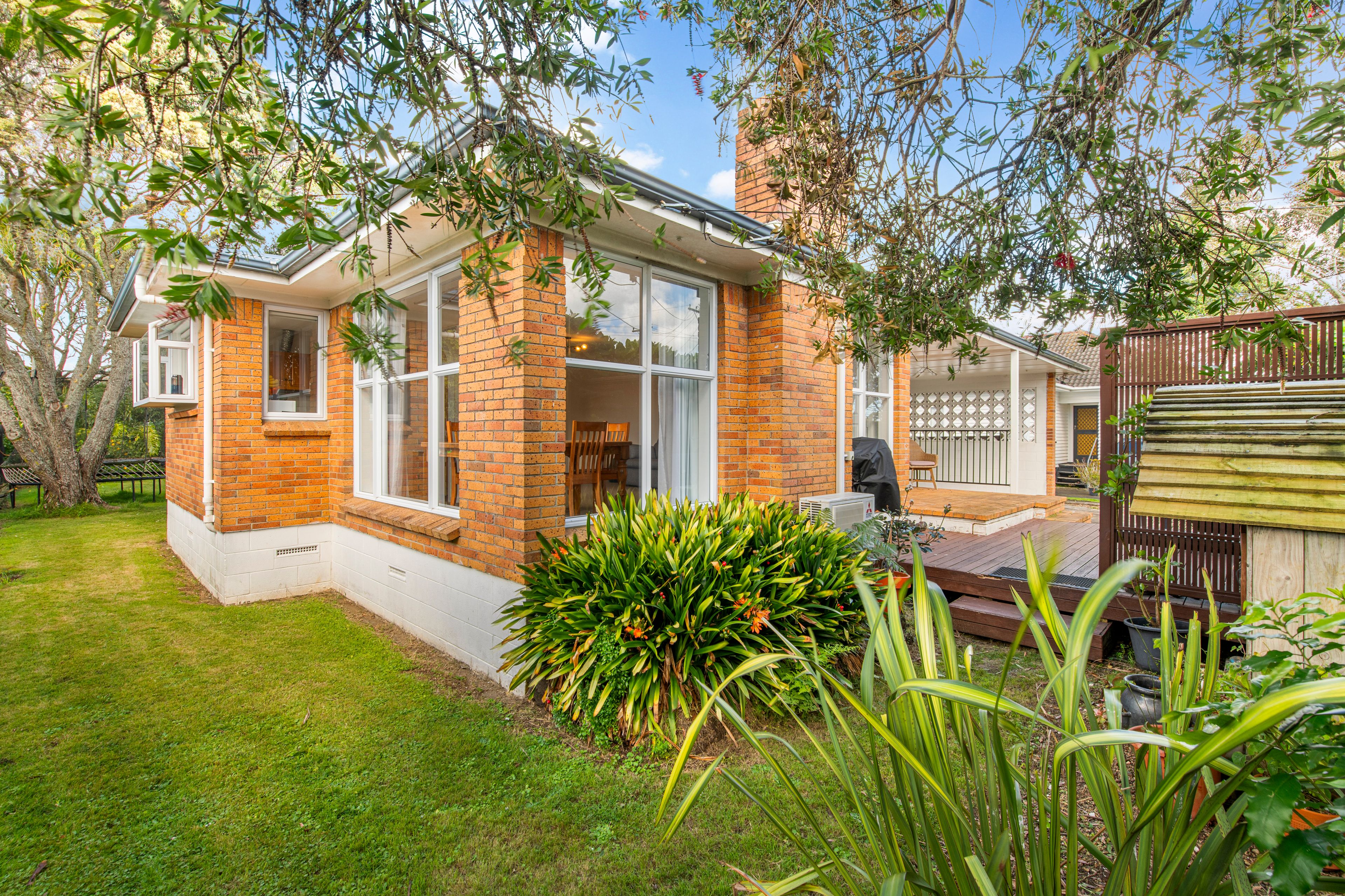 54 Wellesley Road, Mangere Bridge, Manukau City