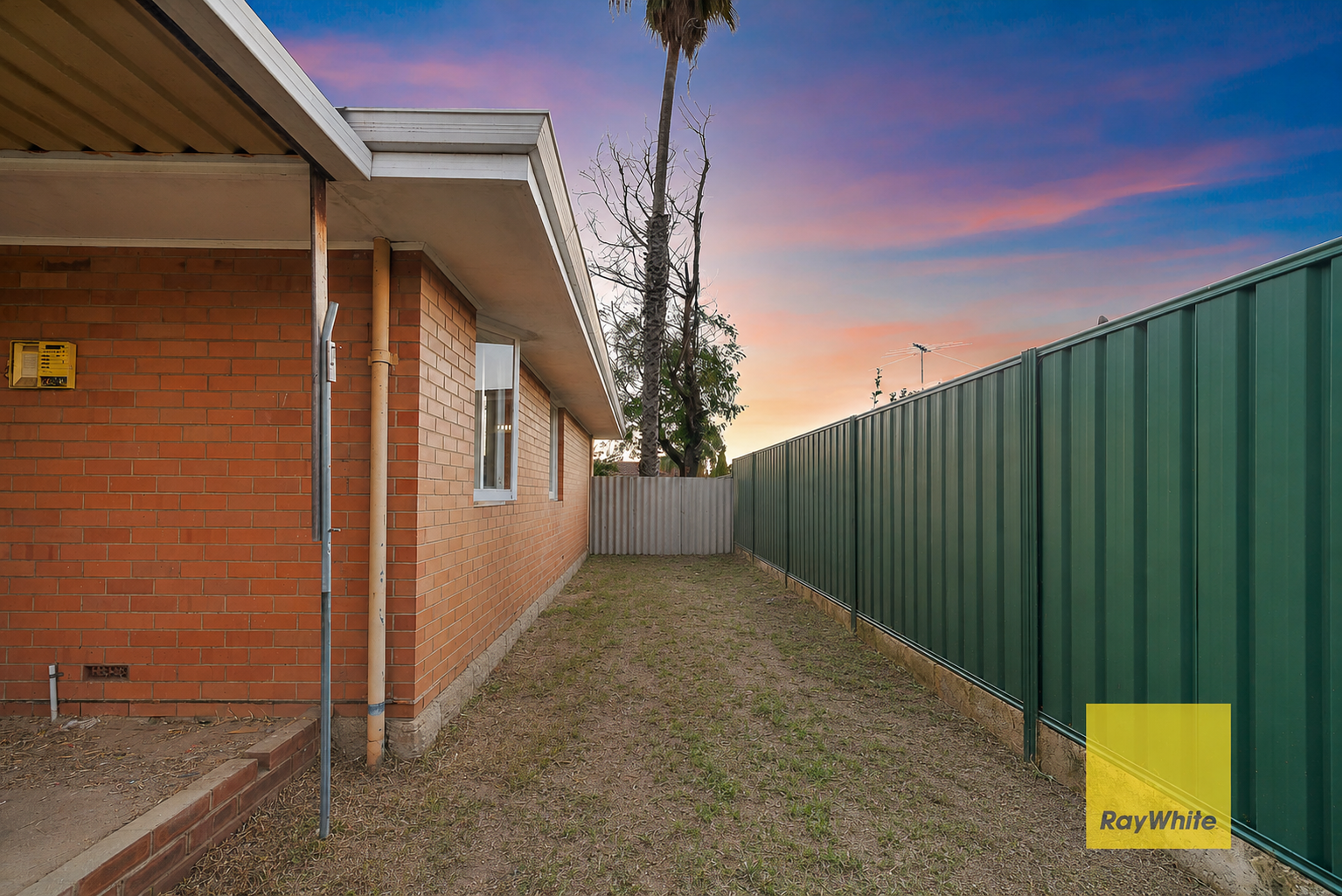 30 Golders Way — photo 16 of 20