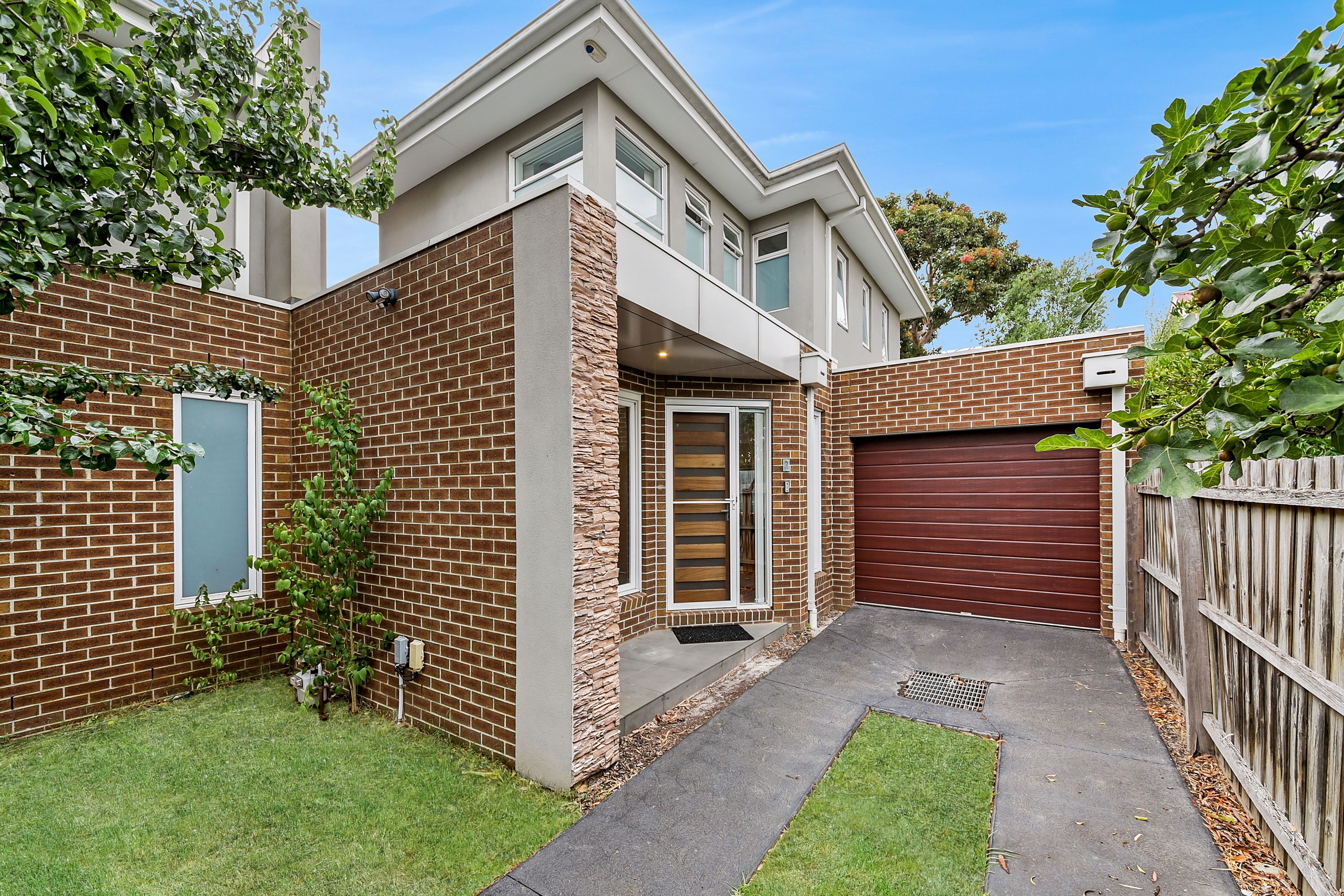 4 Carlisle Crescent, Hughesdale VIC 3166