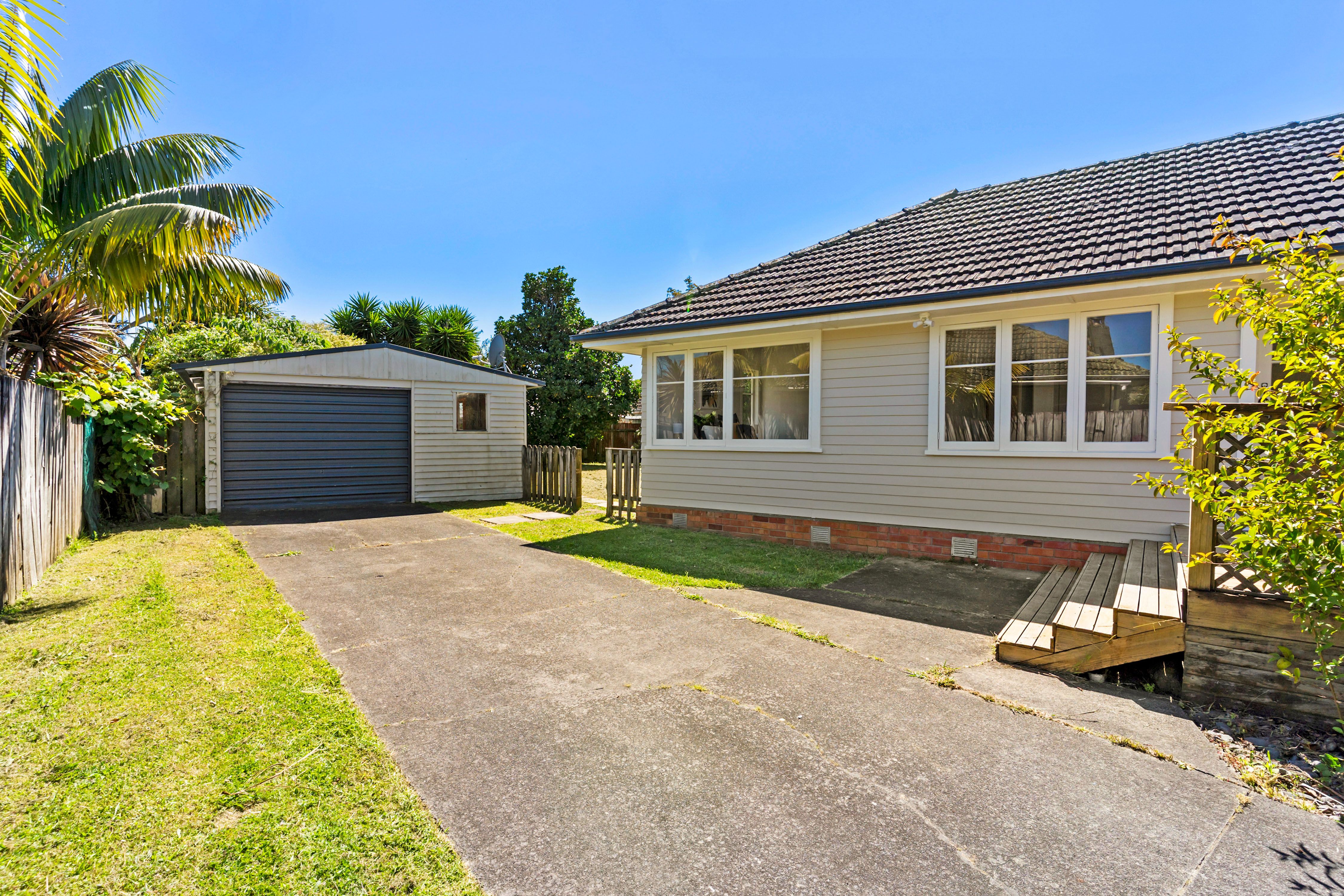 51 Smythe Road, Henderson, Waitakere City