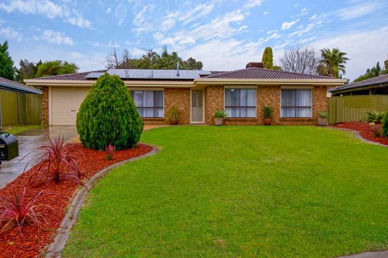 5 Karinga Avenue, Craigmore, SA 5114