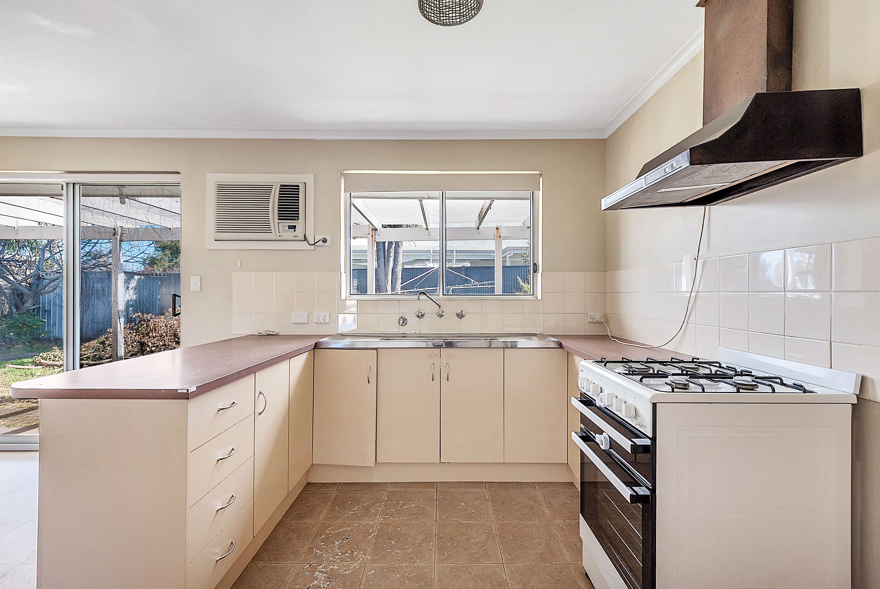 3 Ormsby Avenue — photo 4 of 9
