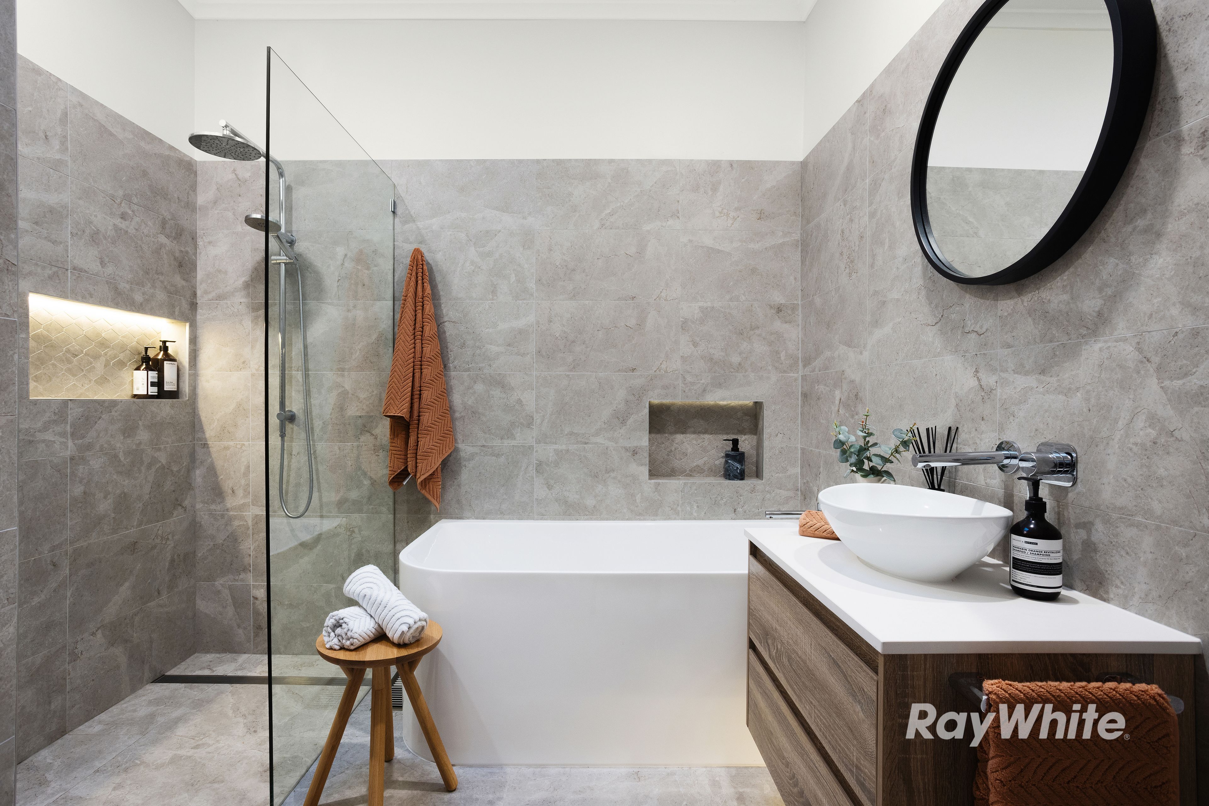 6 Royal Terrace — photo 10 of 22