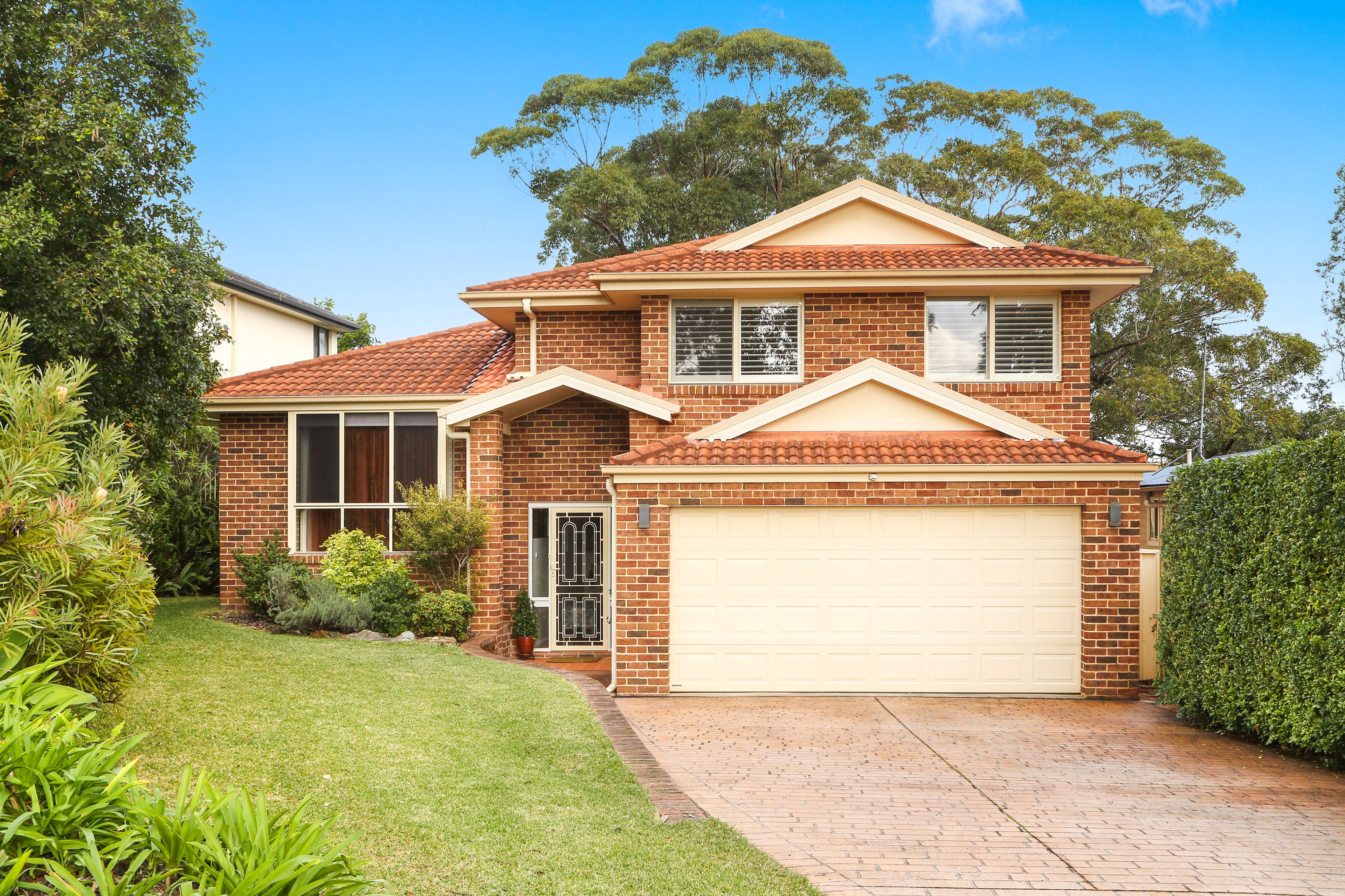 8 Julie Street