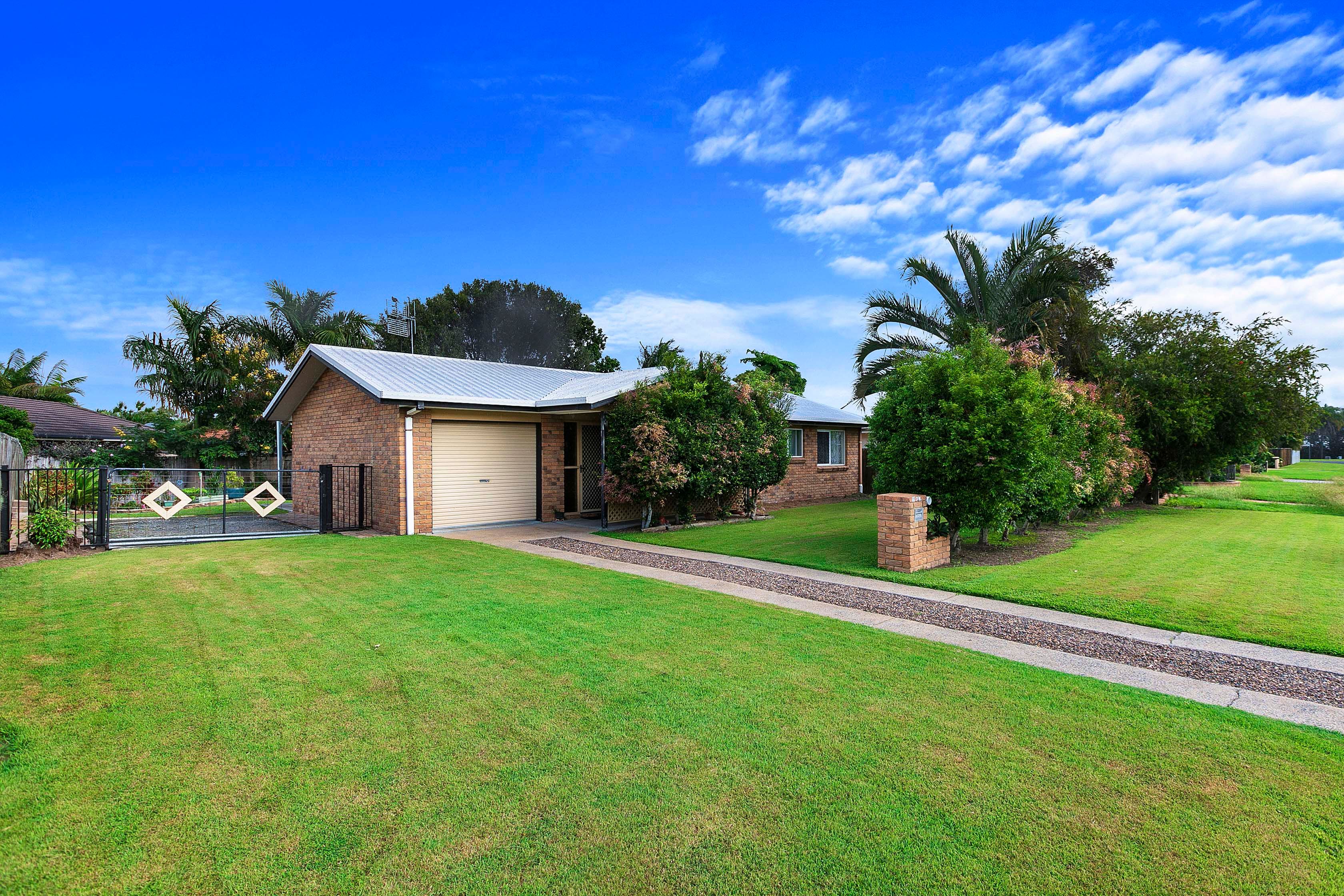 11 Sealink Drive, Point Vernon, QLD 4655