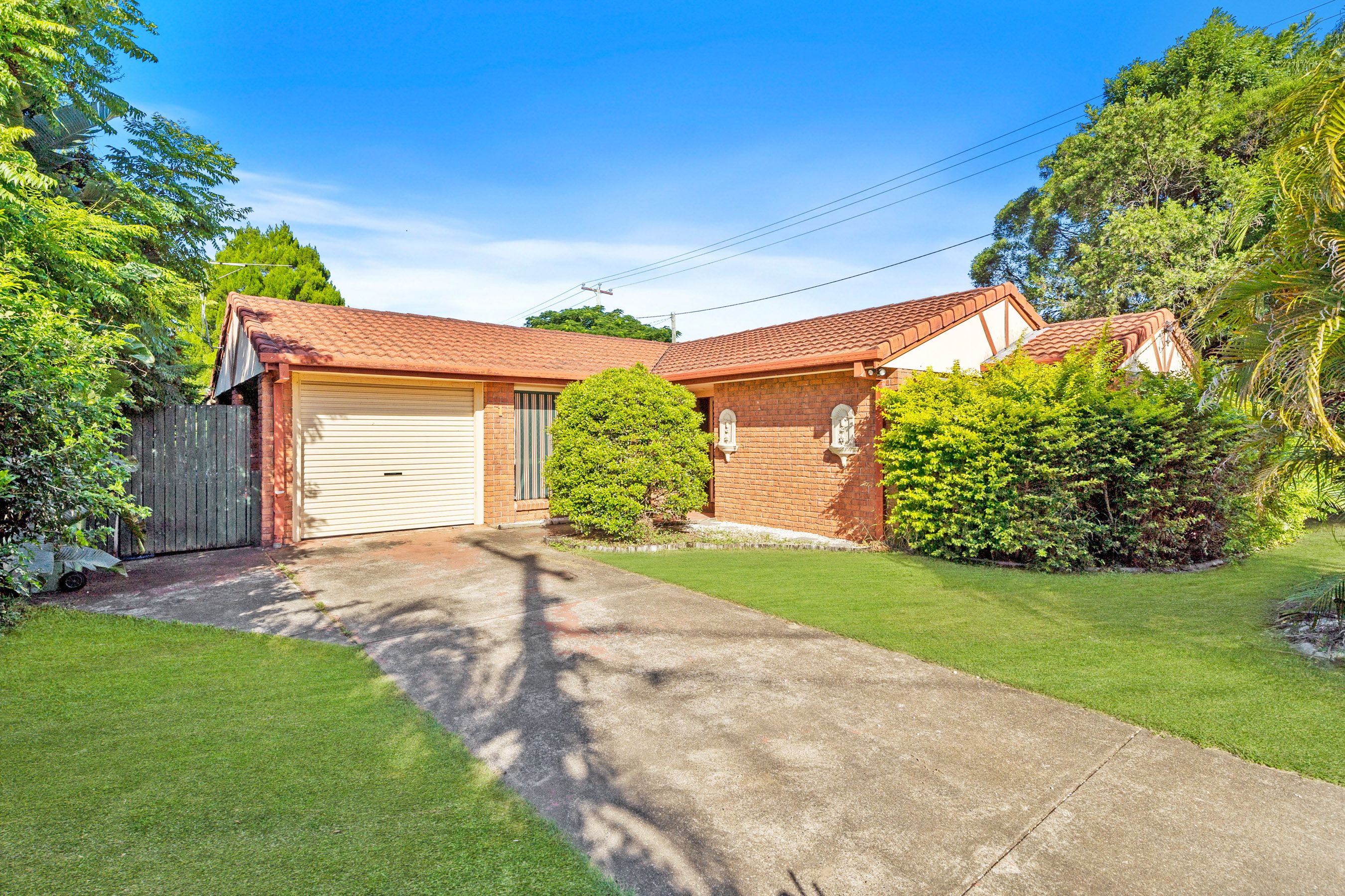 1 Federation Drive, Hillcrest QLD 4118