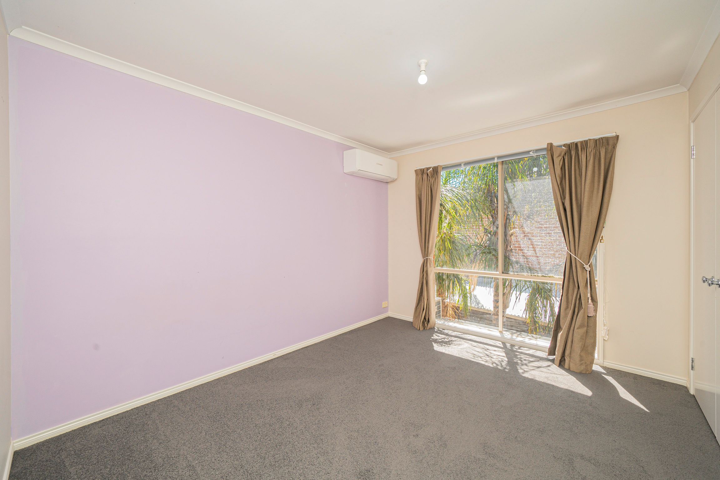 10 Lowanna Street — photo 10 of 17