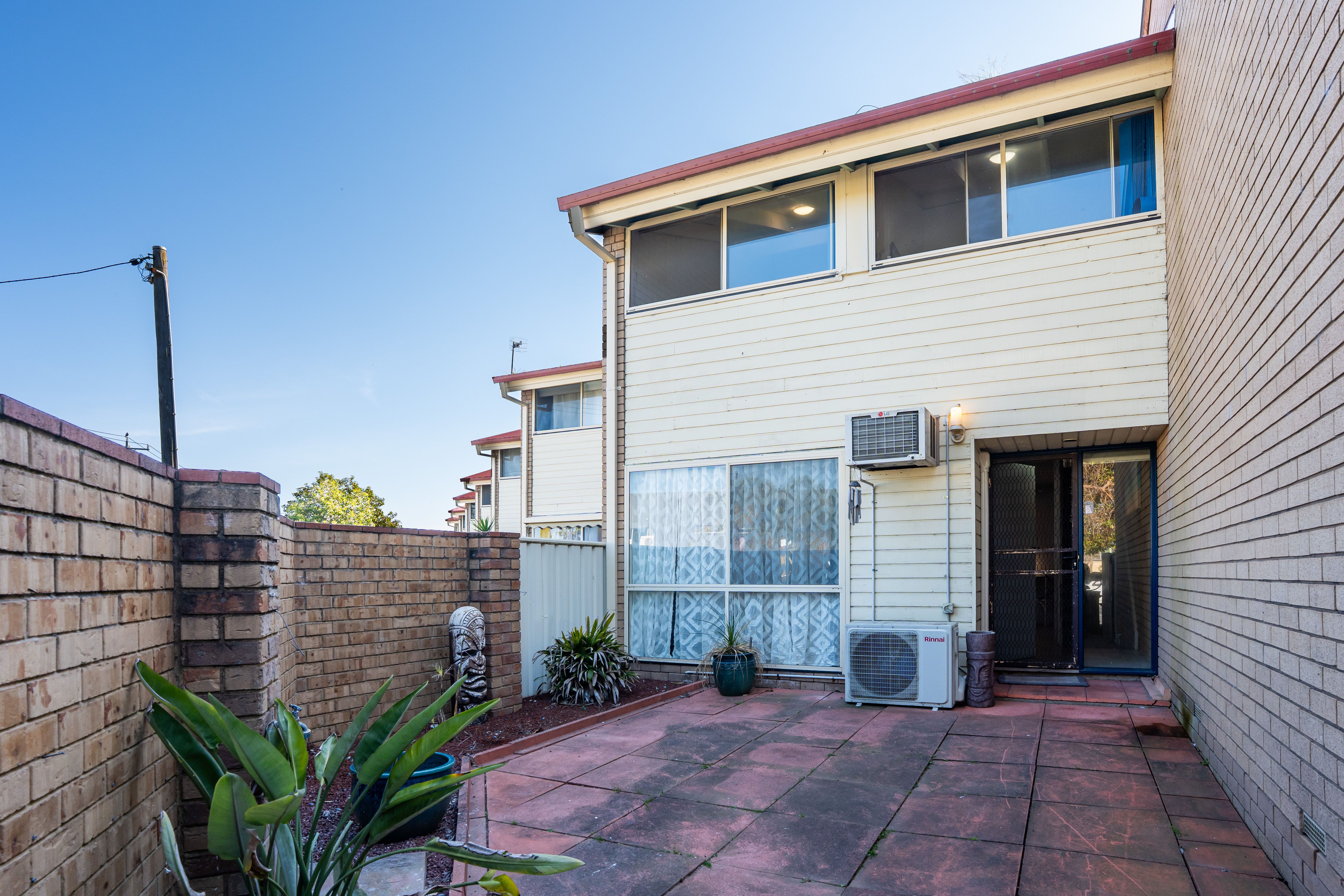 7/429 Griffith Road — photo from Ray White Albury North