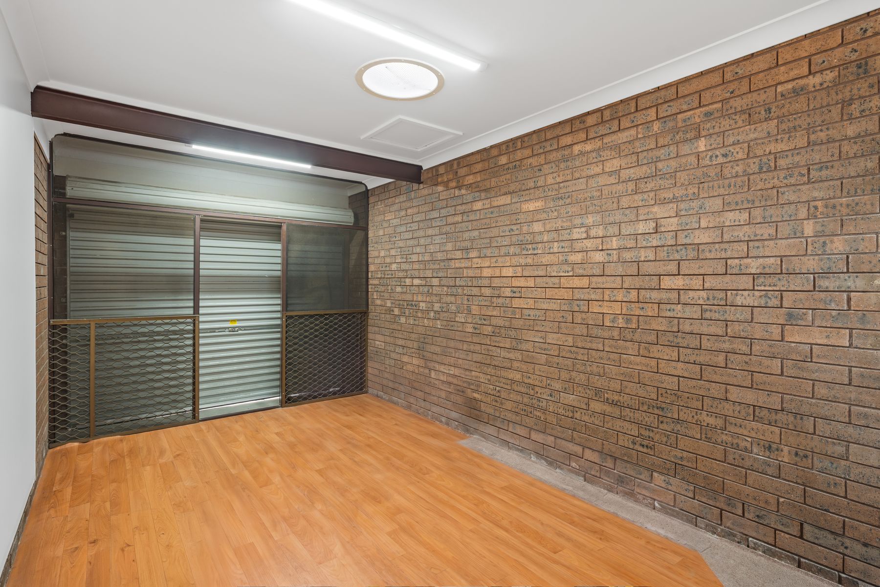 2/22-24 Mclachlan Avenue — photo 9 of 13