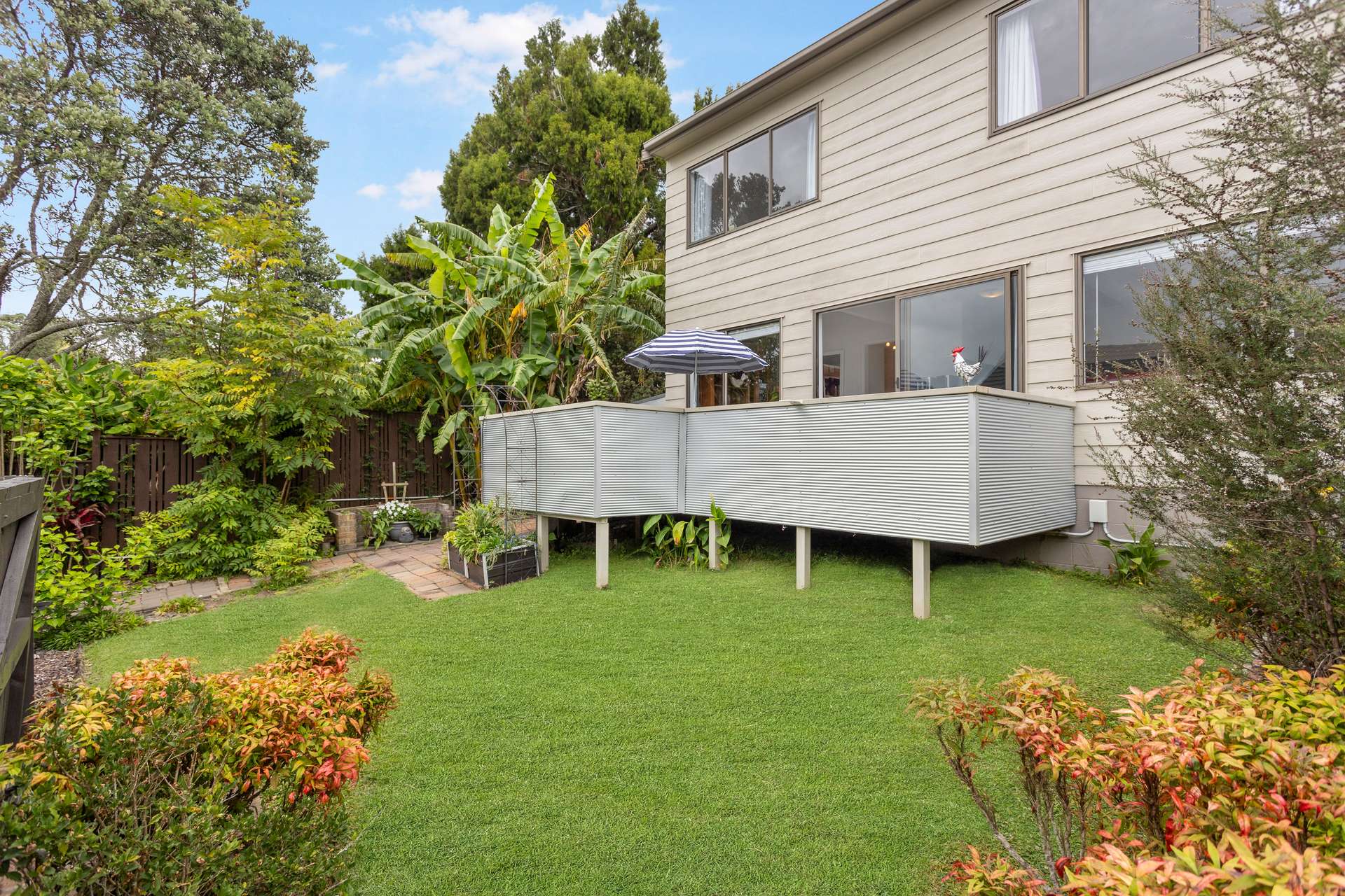 15M Roseberry Avenue photo 1