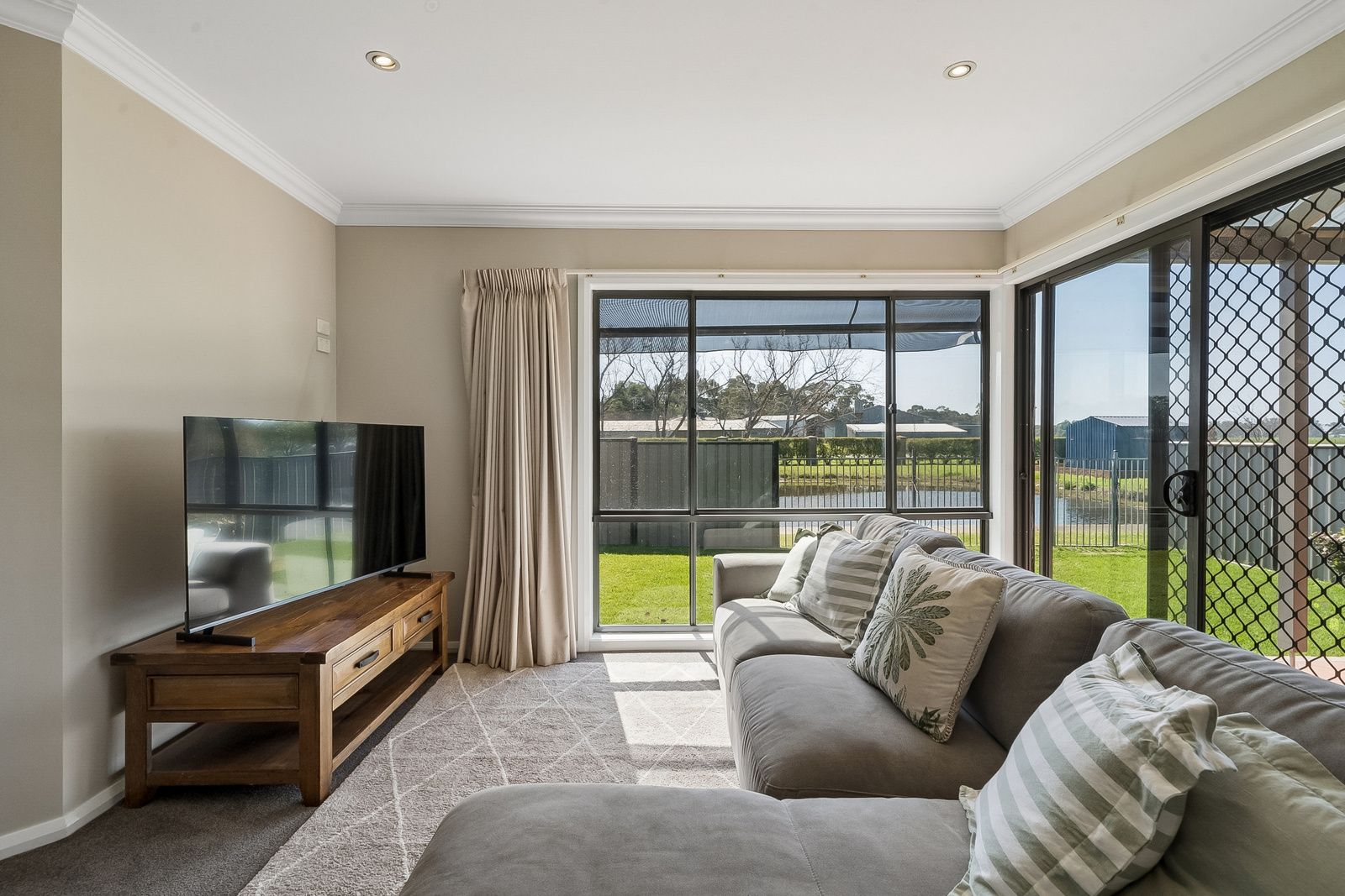 2/1 Racecourse Road — photo 5 of 22