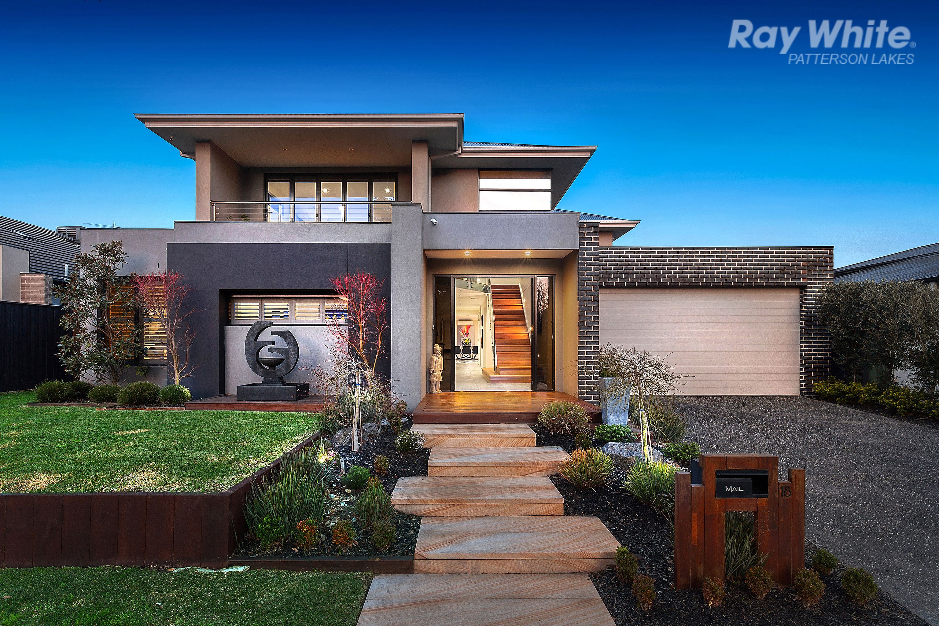 18 Burdekin Boulevard, WATERWAYS VIC 3195
