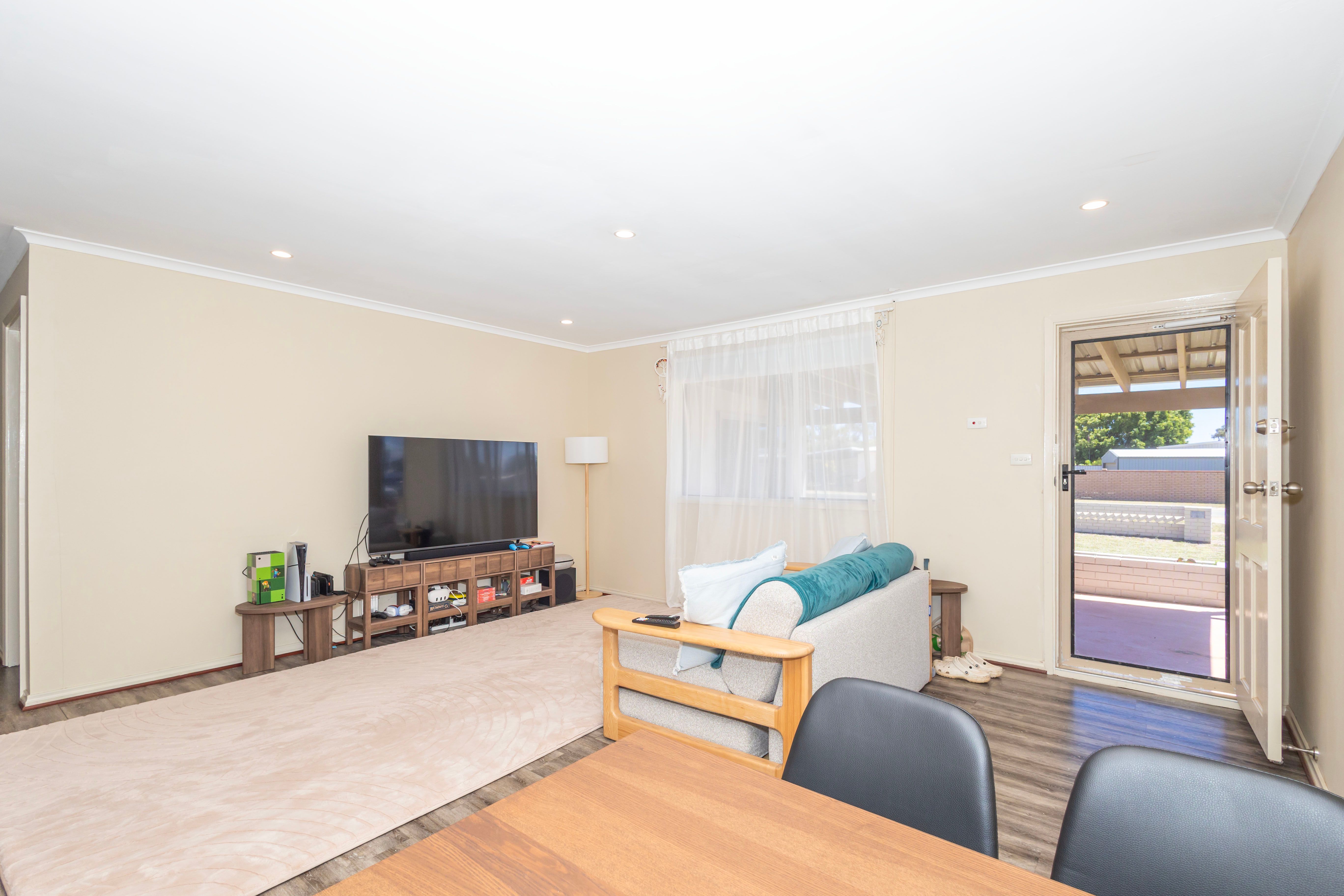 6 Bonham Street — photo 3 of 24