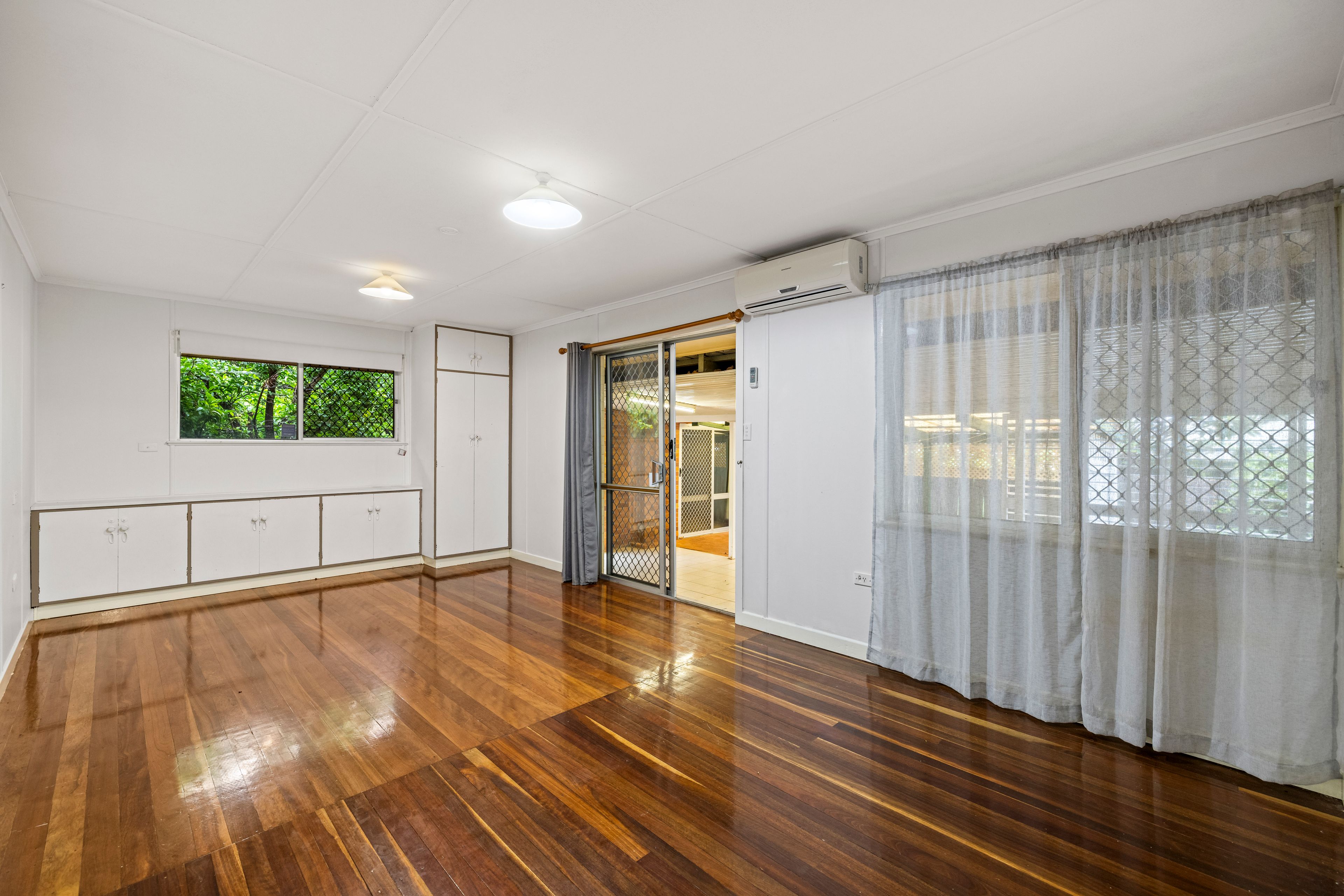 25 Welcombe Avenue — photo 5 of 10