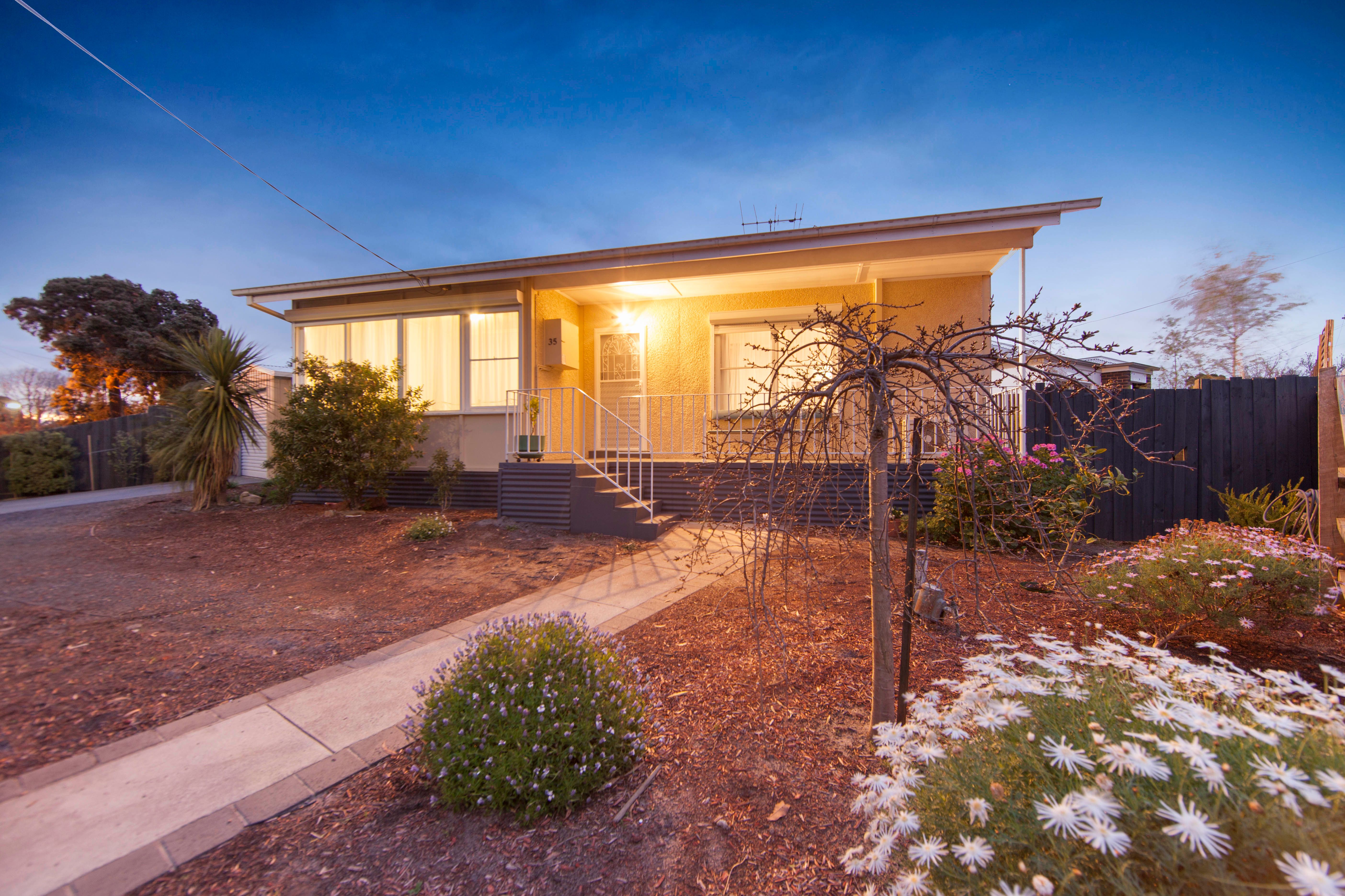 35 Radiata Street, Frankston North VIC 3200