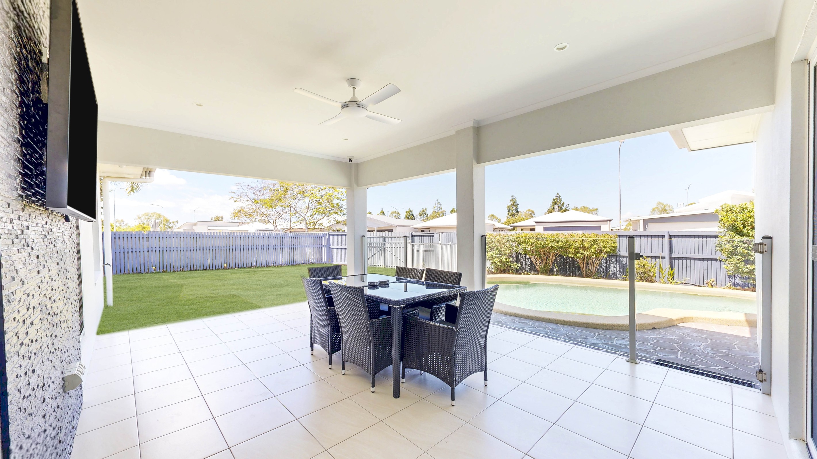 3 Izaro Circuit, Burdell, QLD 4818
