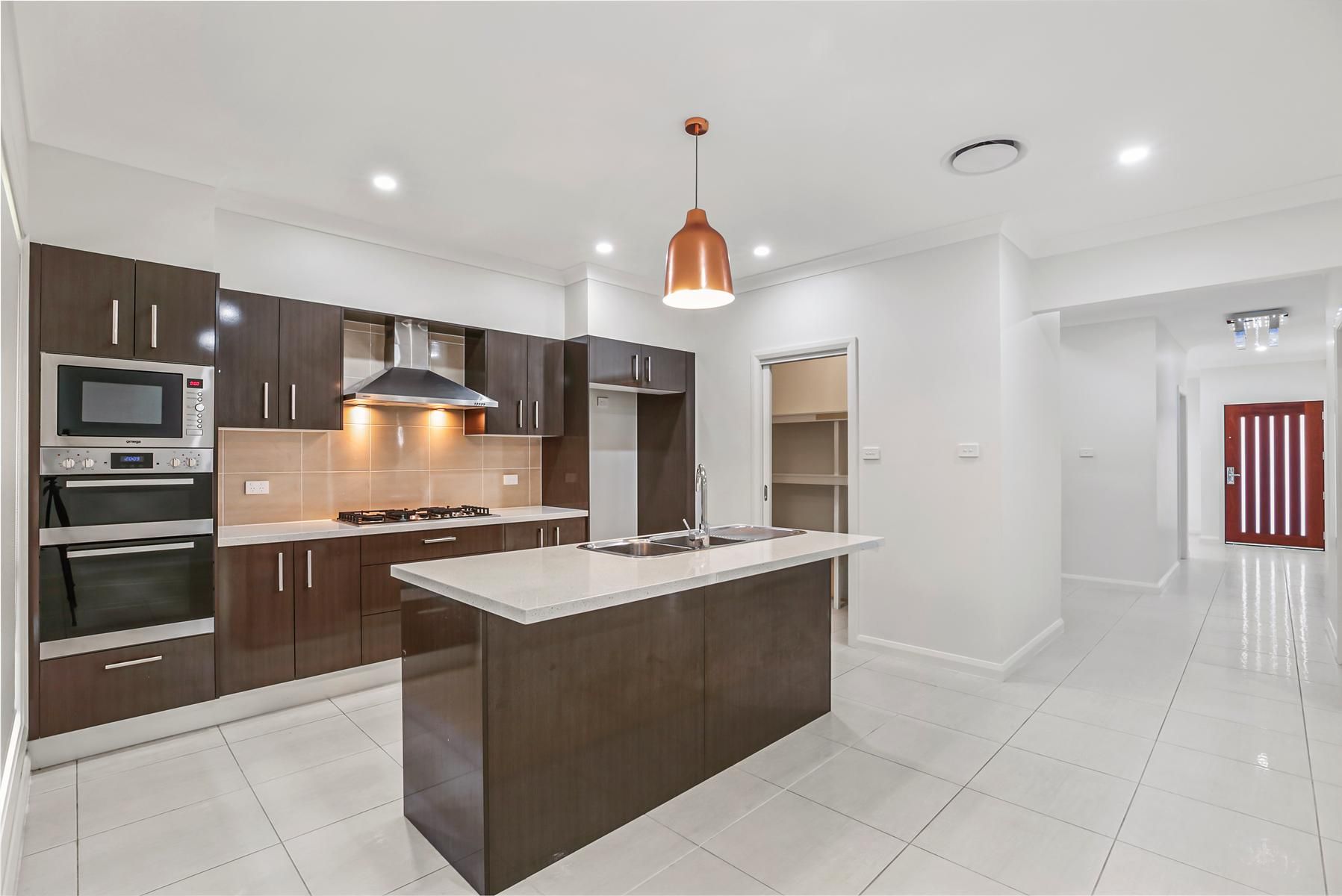8 Qualmann Street, JORDAN SPRINGS, NSW 2747