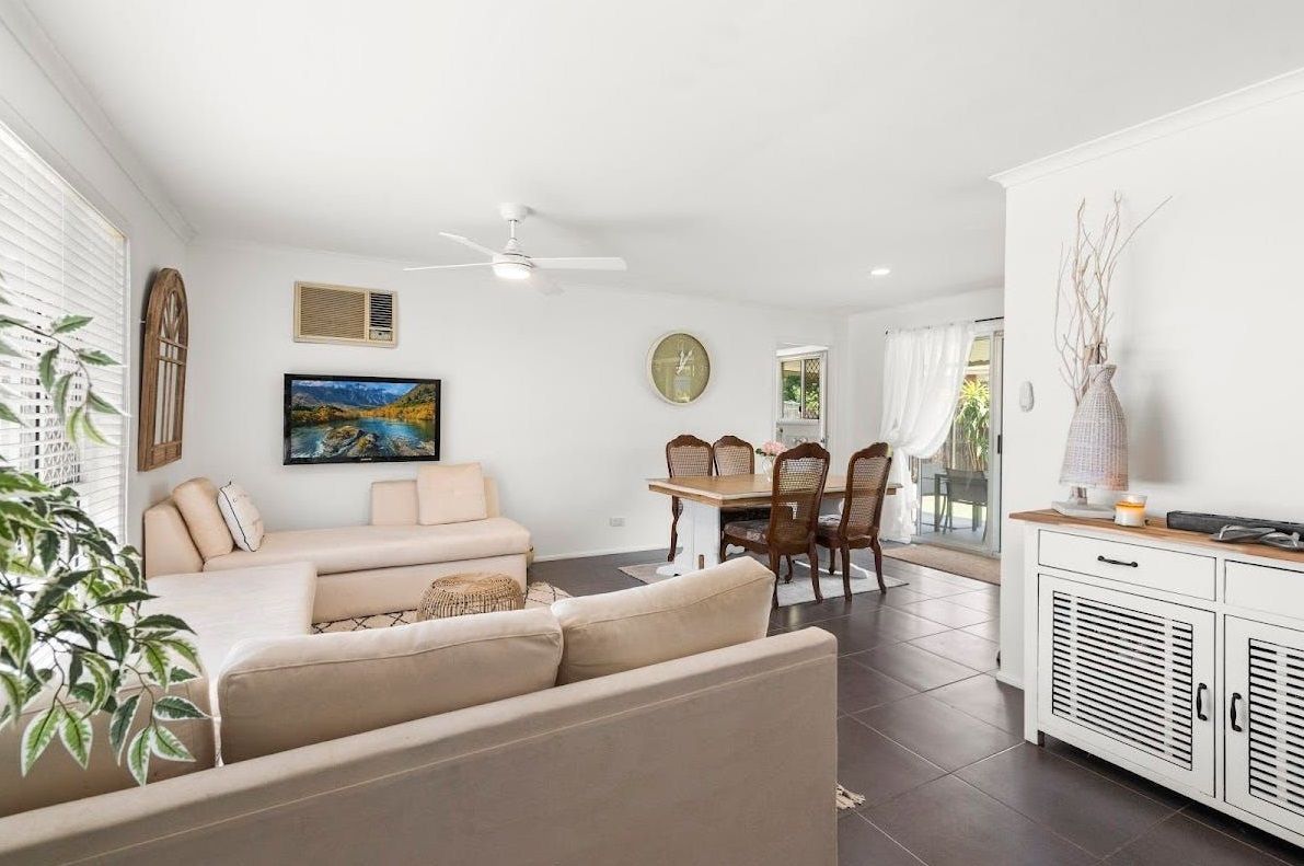 4 Southlake Drive, Varsity Lakes, QLD 4227