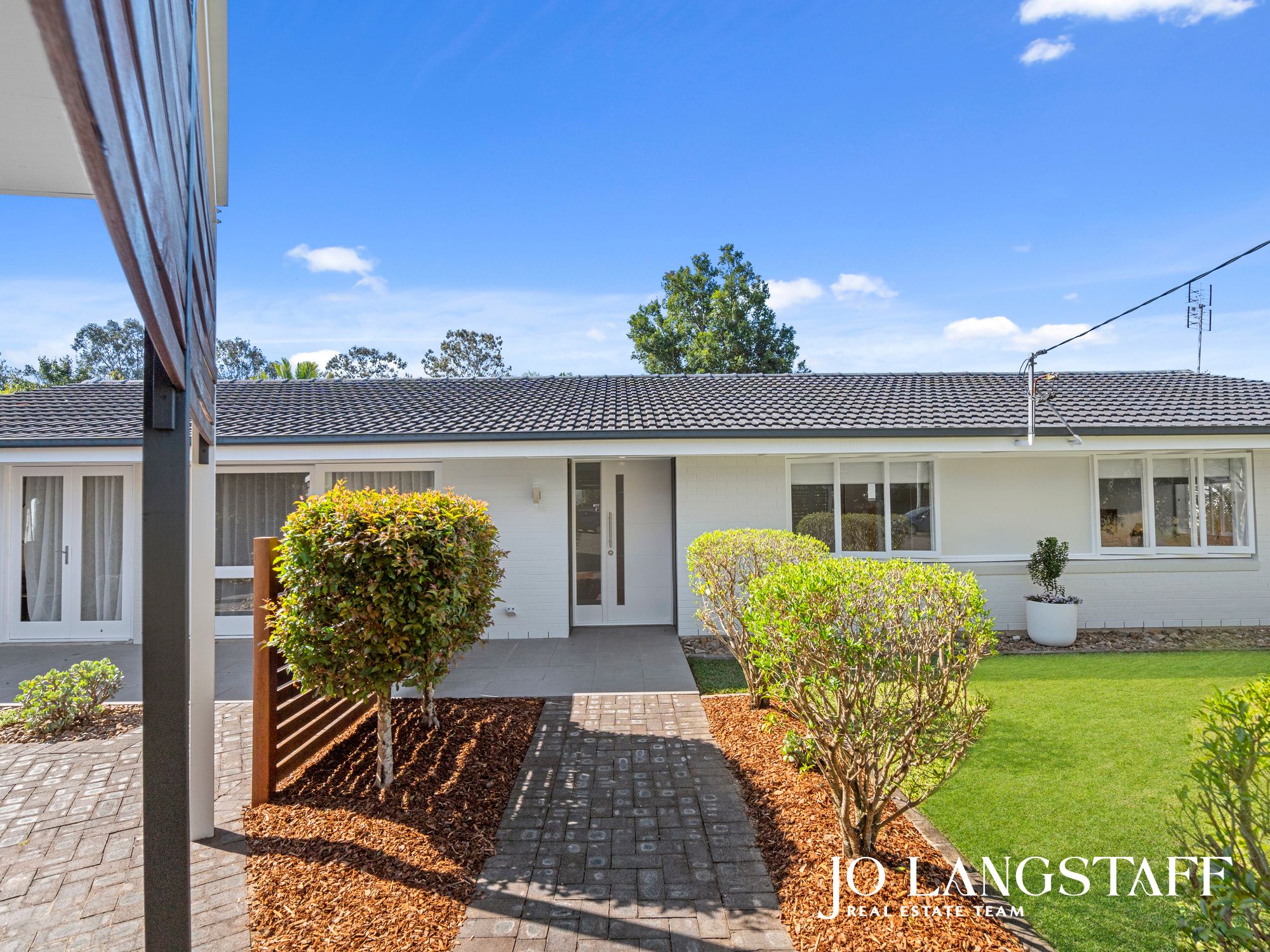 19 Lochiel Street, Kenmore, QLD 4069