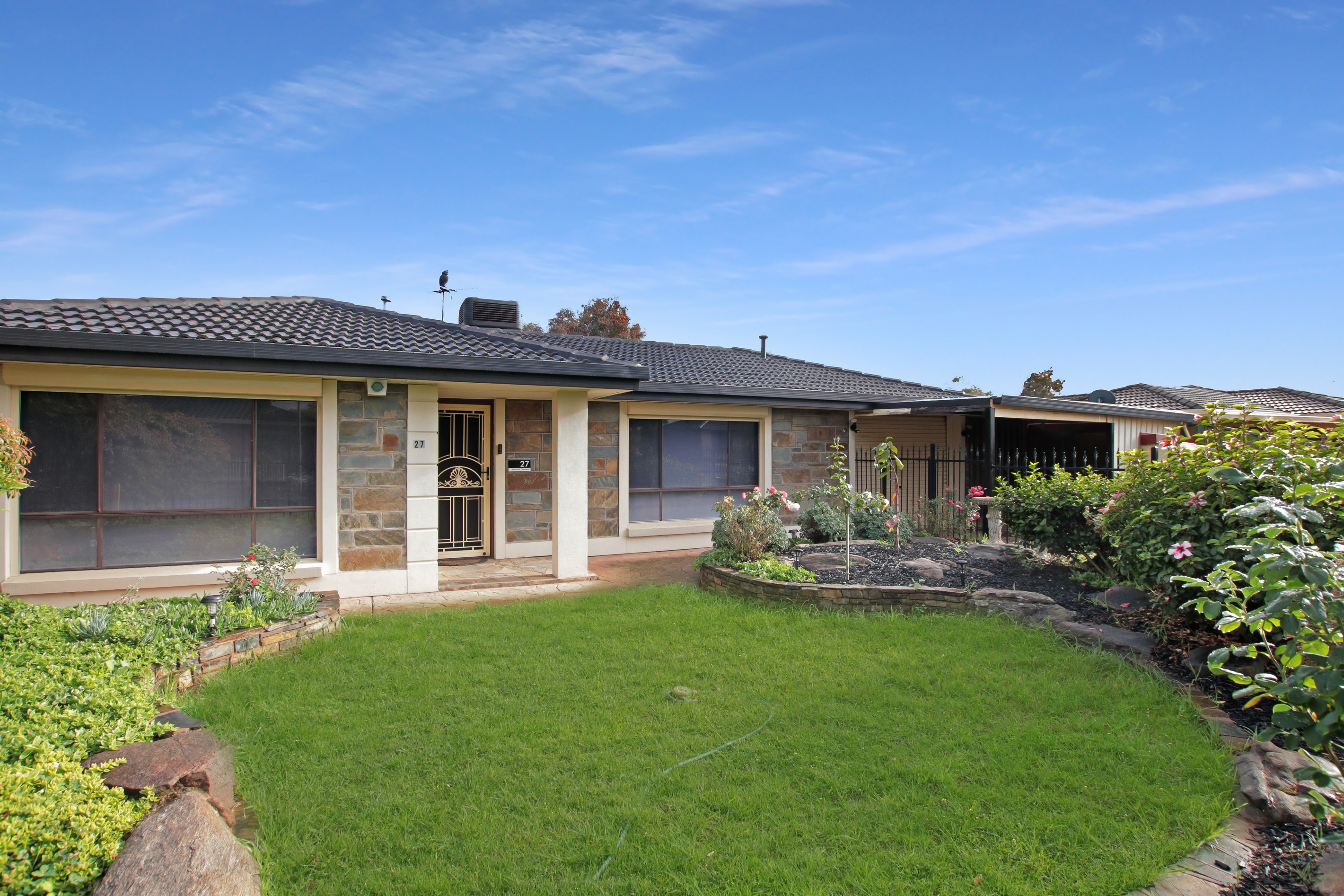27 Nicholls Crescent, Burton, SA 5110