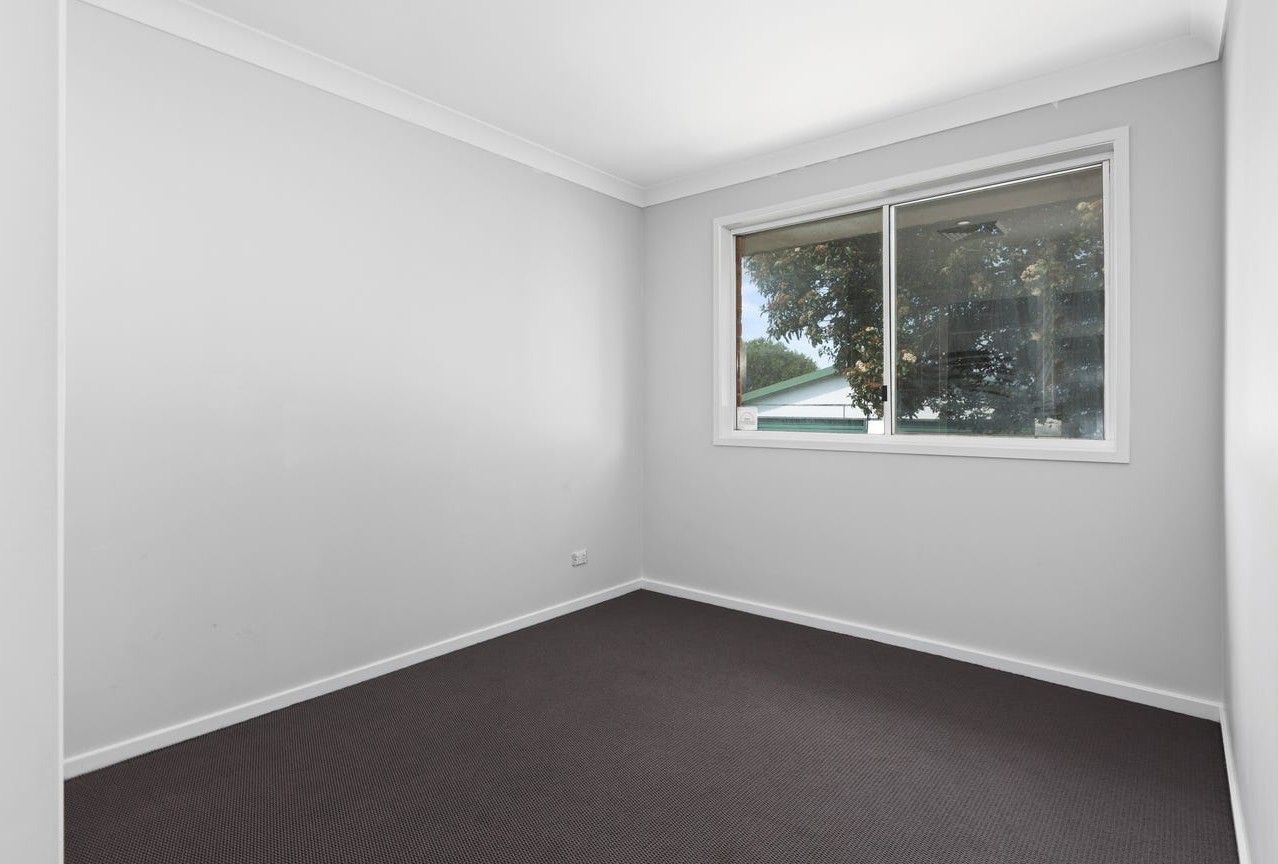 33 Middle Street — photo 10 of 11