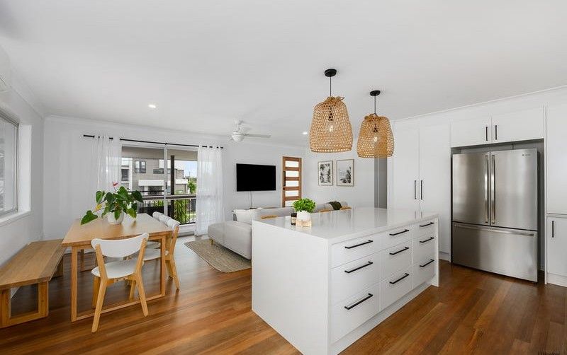 37 Seventh Avenue, Palm Beach, QLD 4221