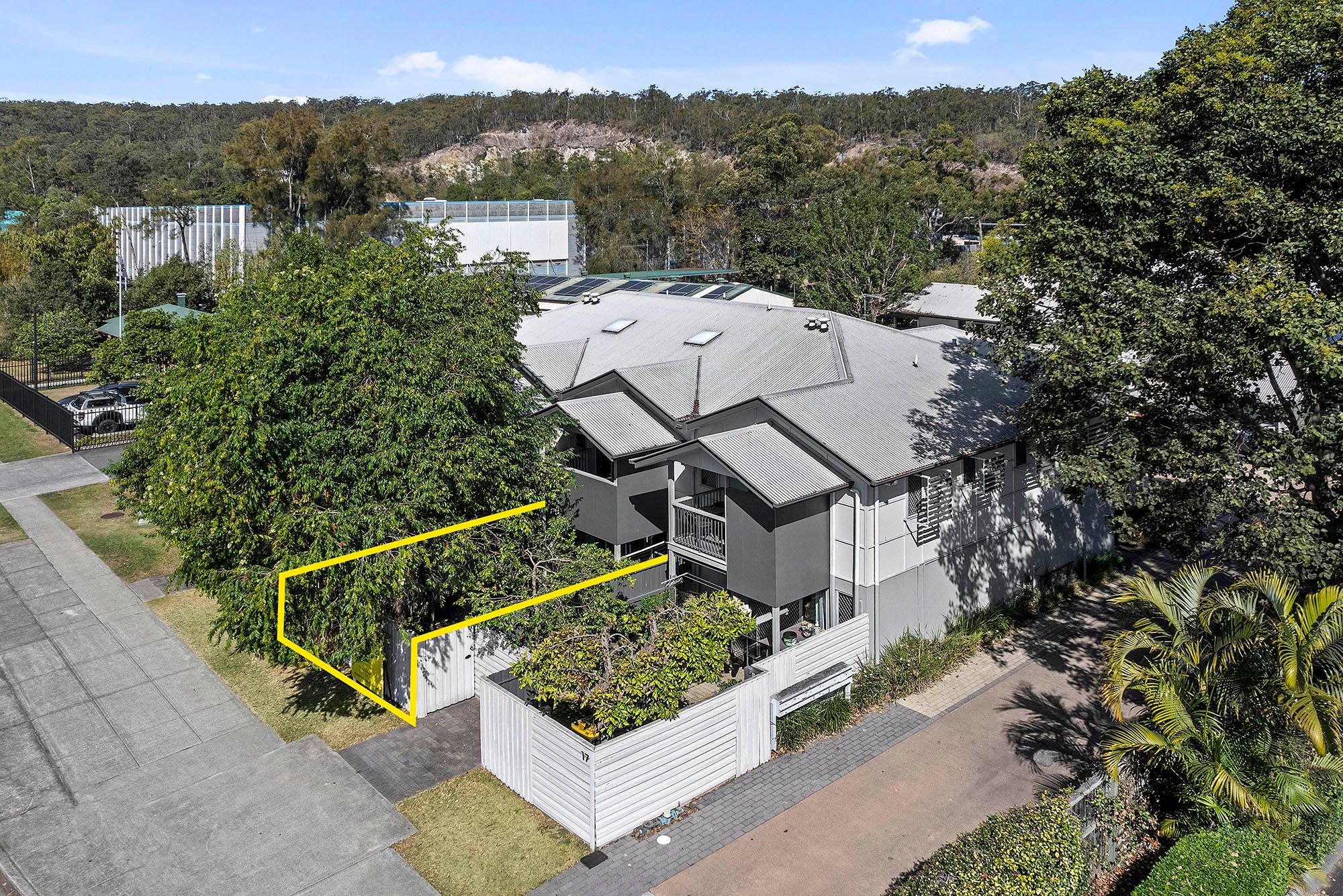 17 Fairlawn Street, Nathan QLD 4111