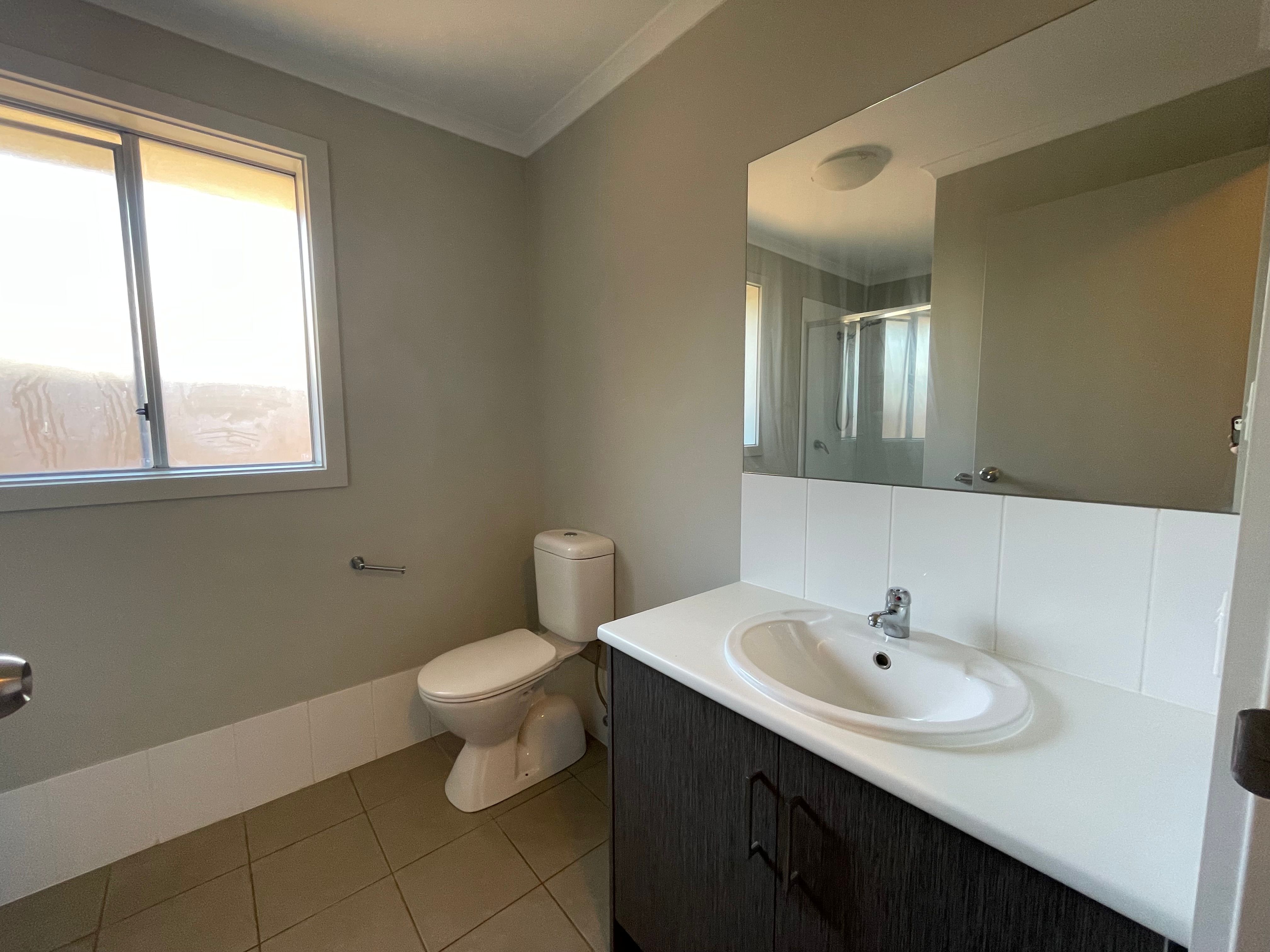 13 McInnes Avenue — photo 9 of 11