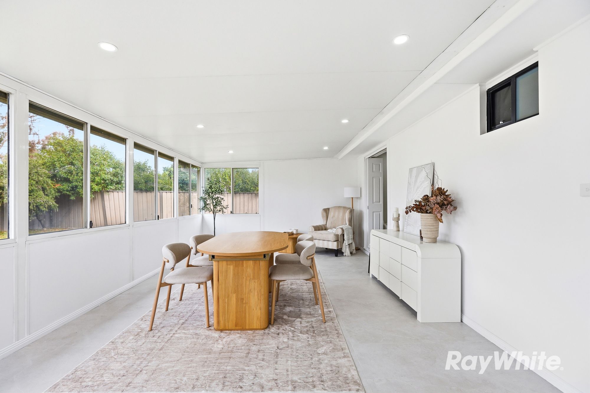 27 Hennesy Crescent — photo 14 of 16