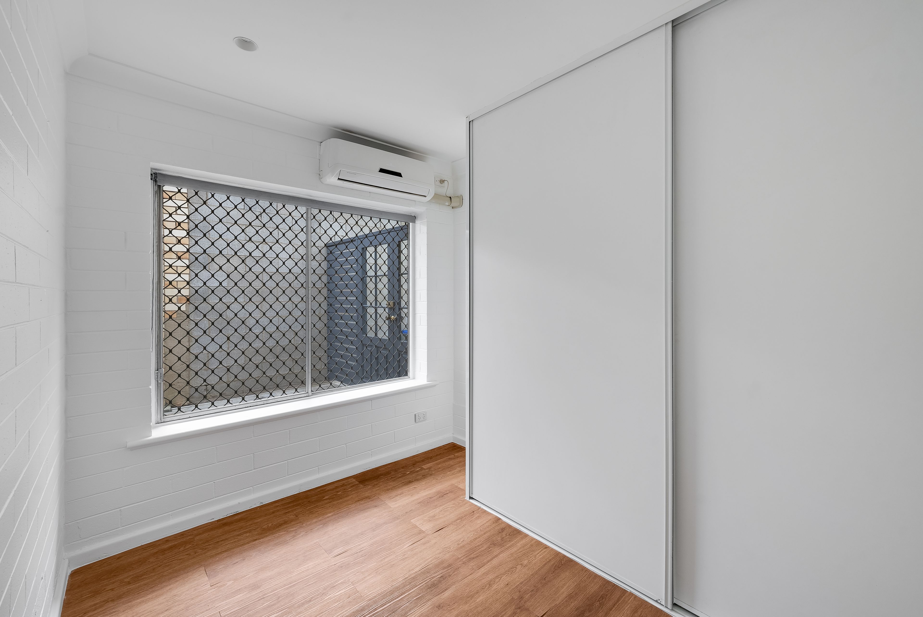 3/105 Ledger Road — photo 8 of 11