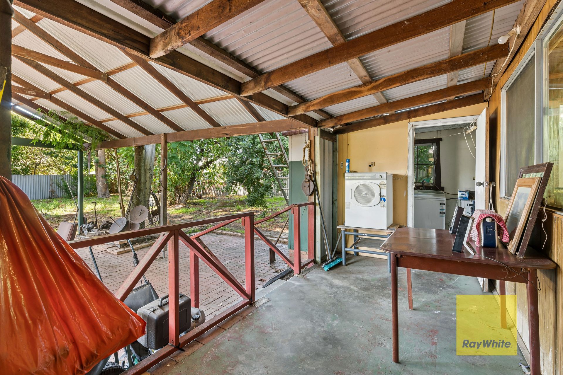 464 Kalamunda Road — photo 13 of 28