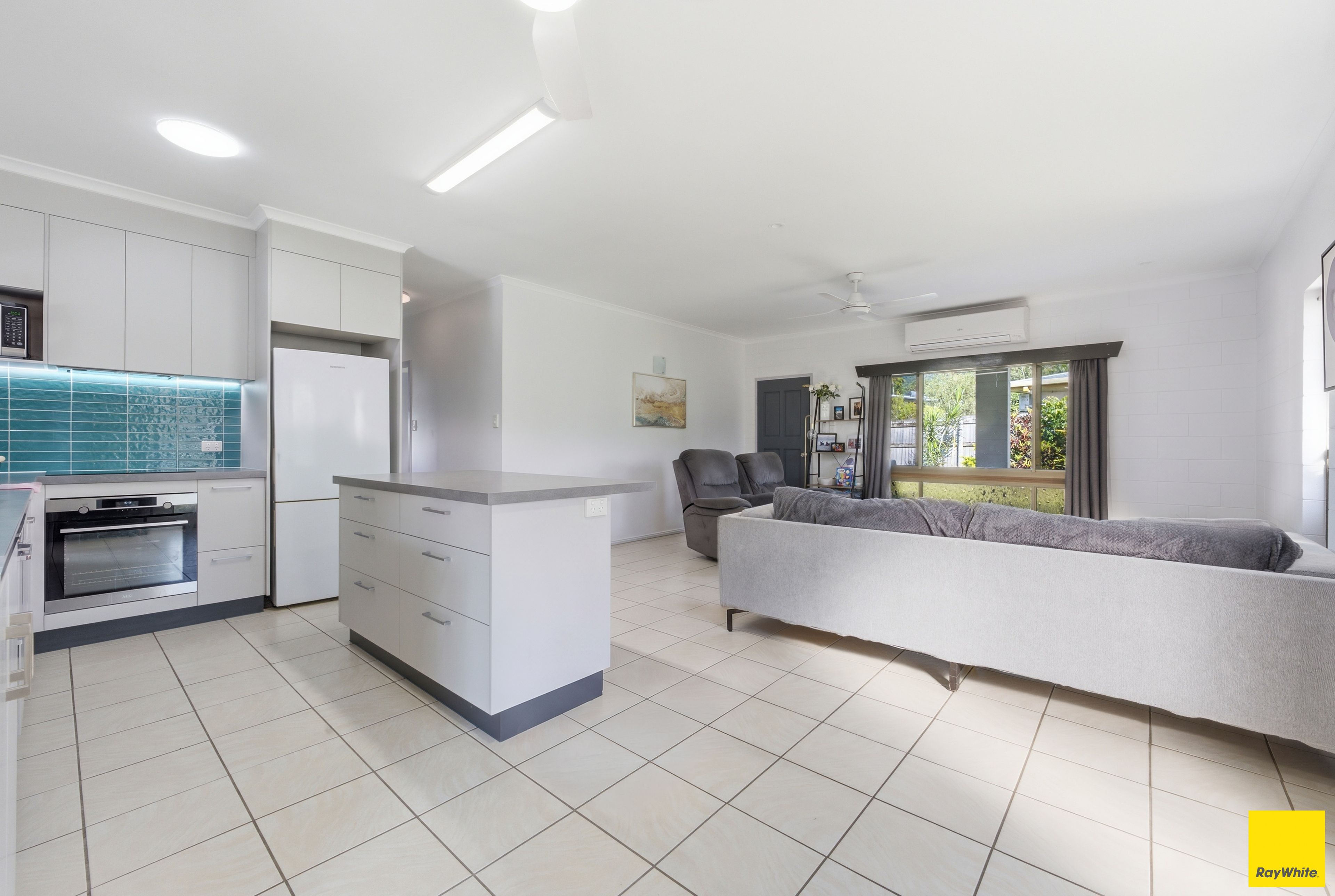5 Serissa Street, Mooroobool, QLD 4870