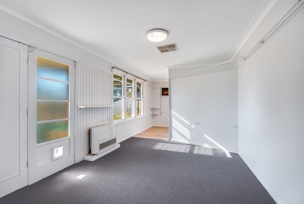 1046 Koonwarra Street — photo 3 of 7