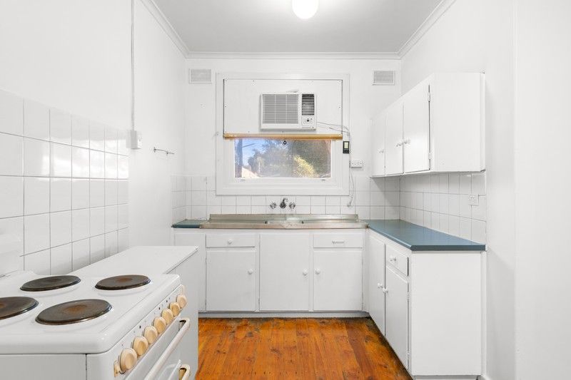 39 Mainwaring Crescent — photo 7 of 14