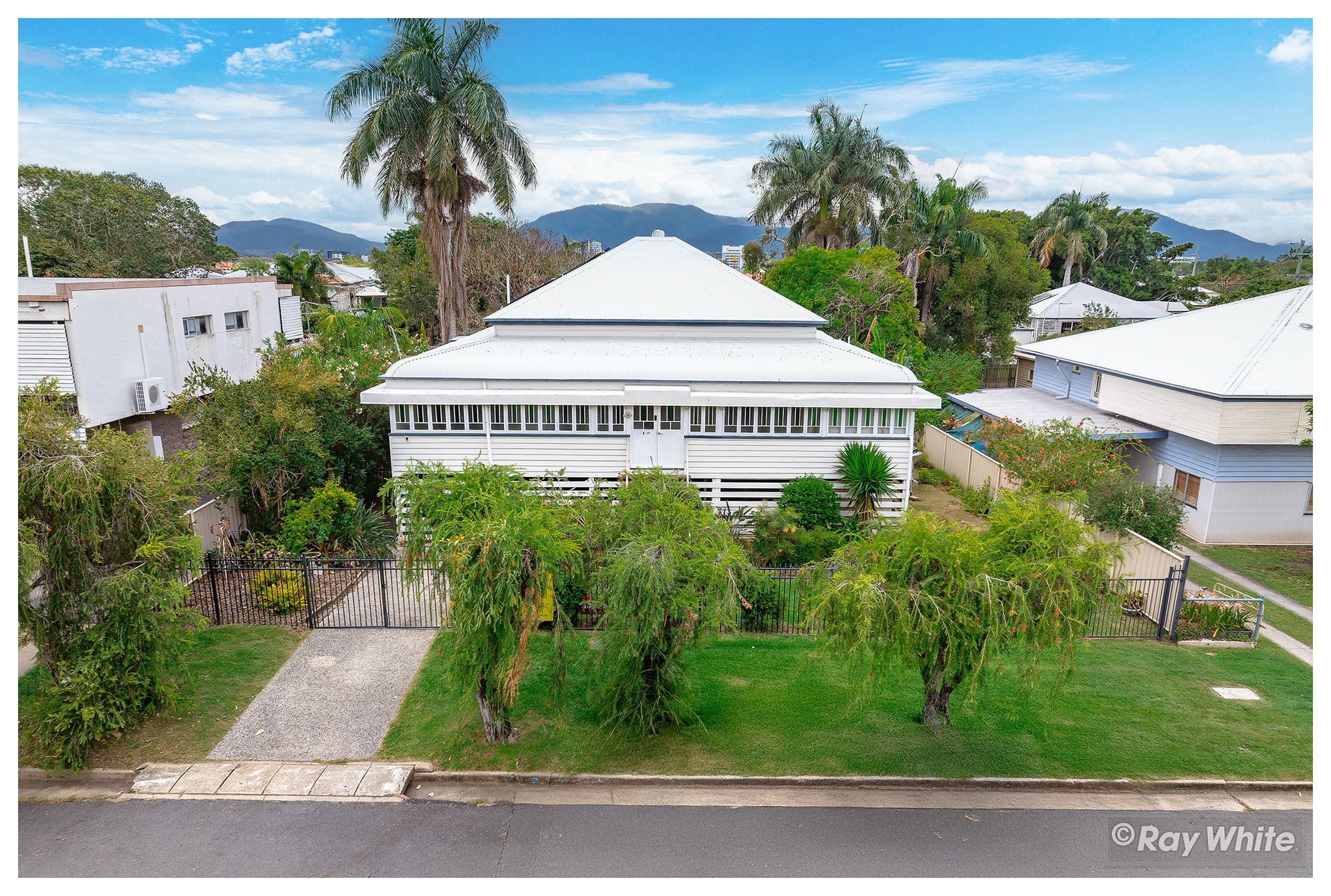 19 Thurston Street , Allenstown QLD 4700