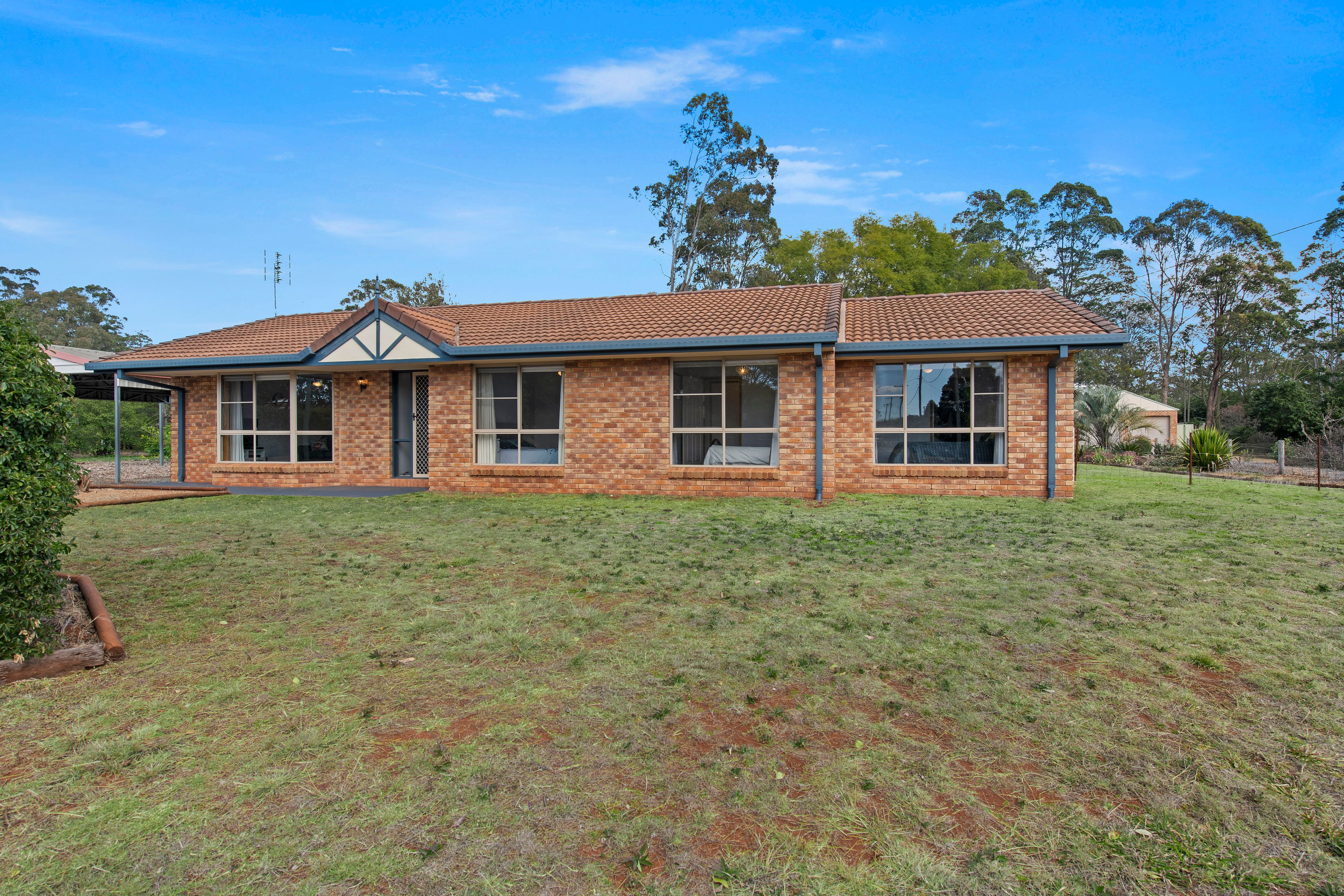 16 Blue Gum Drive, Highfields QLD 4352